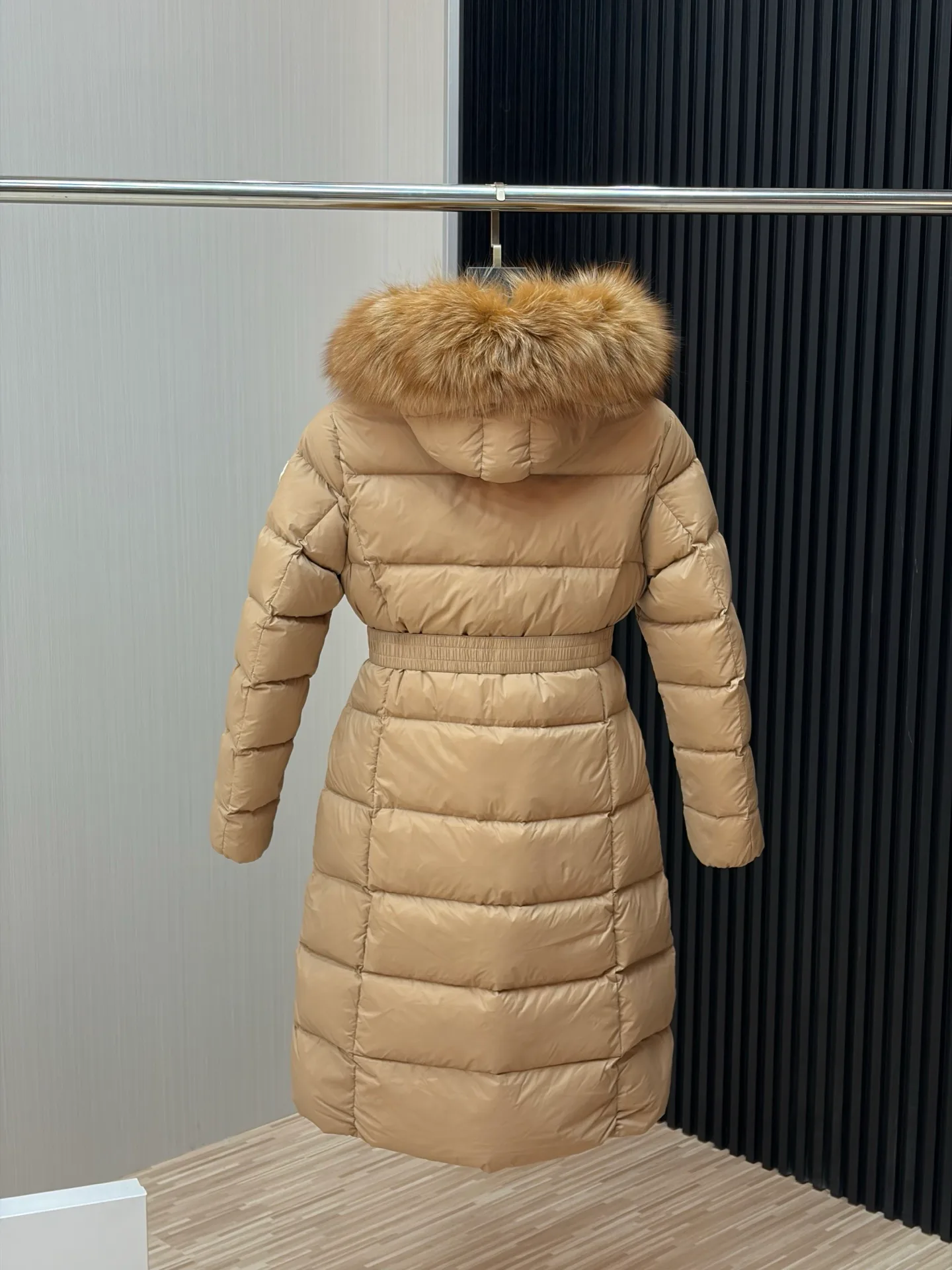 Women's Jackets And Down Jackets MONCLER 17926541