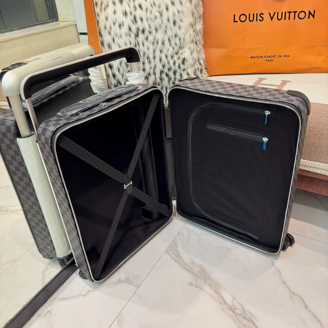 Suitcases LOUIS VUITTON 17675224