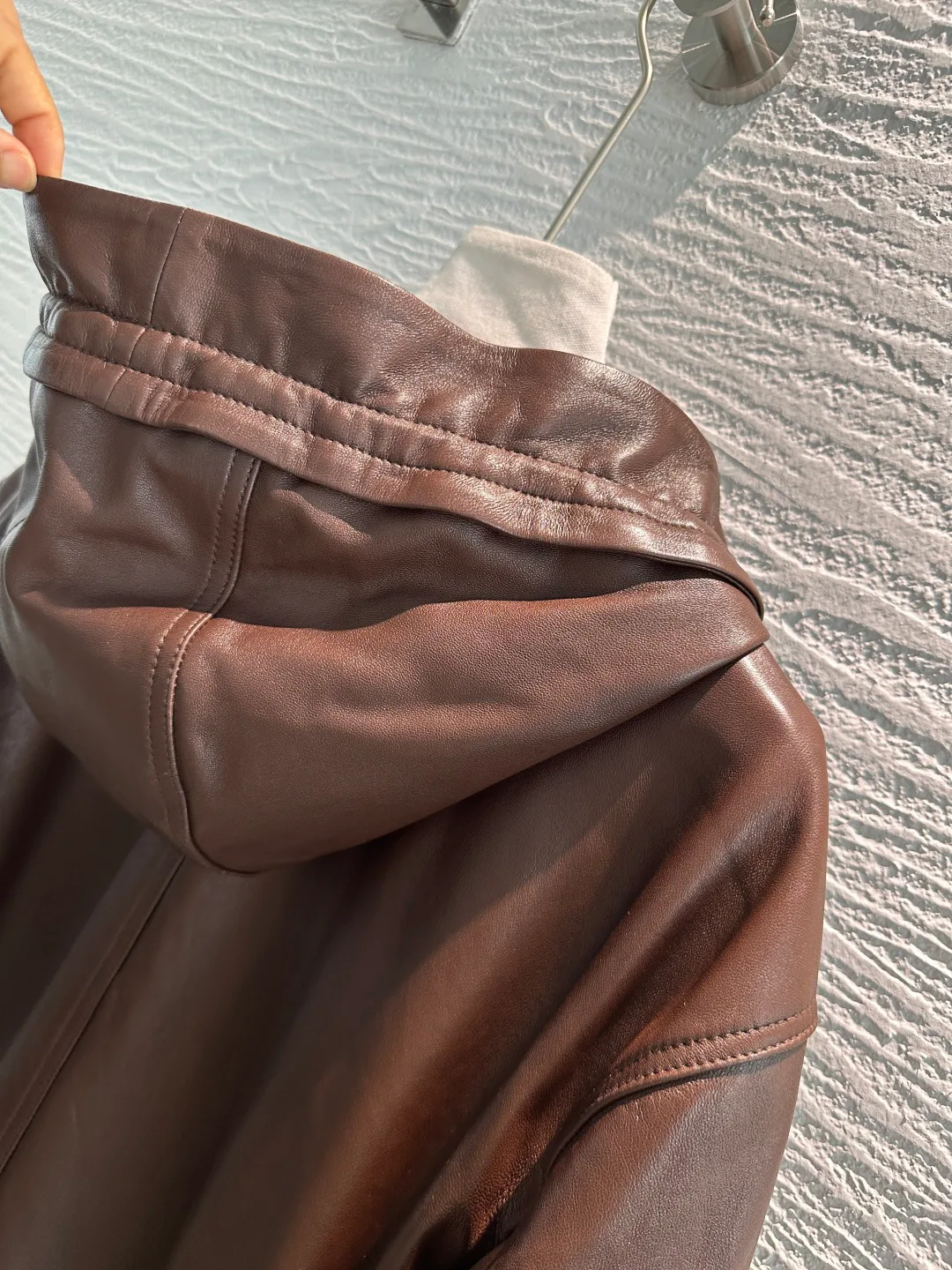 Women's Leather Jackets And Sheepskin Coats LOUIS VUITTON 17474153