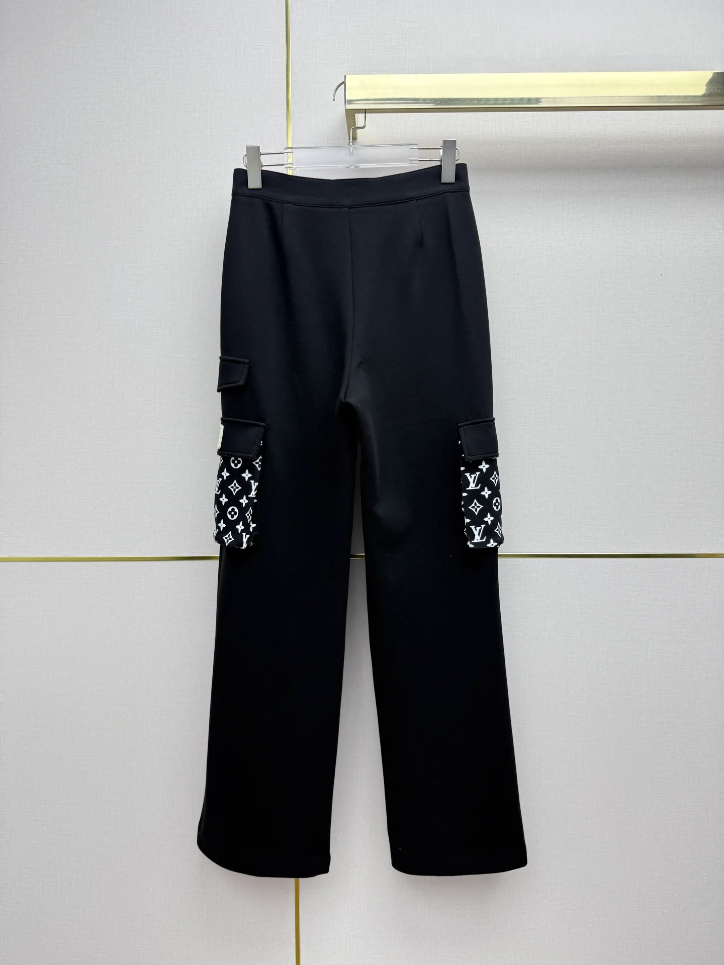 Women's Trousers LOUIS VUITTON 17829223