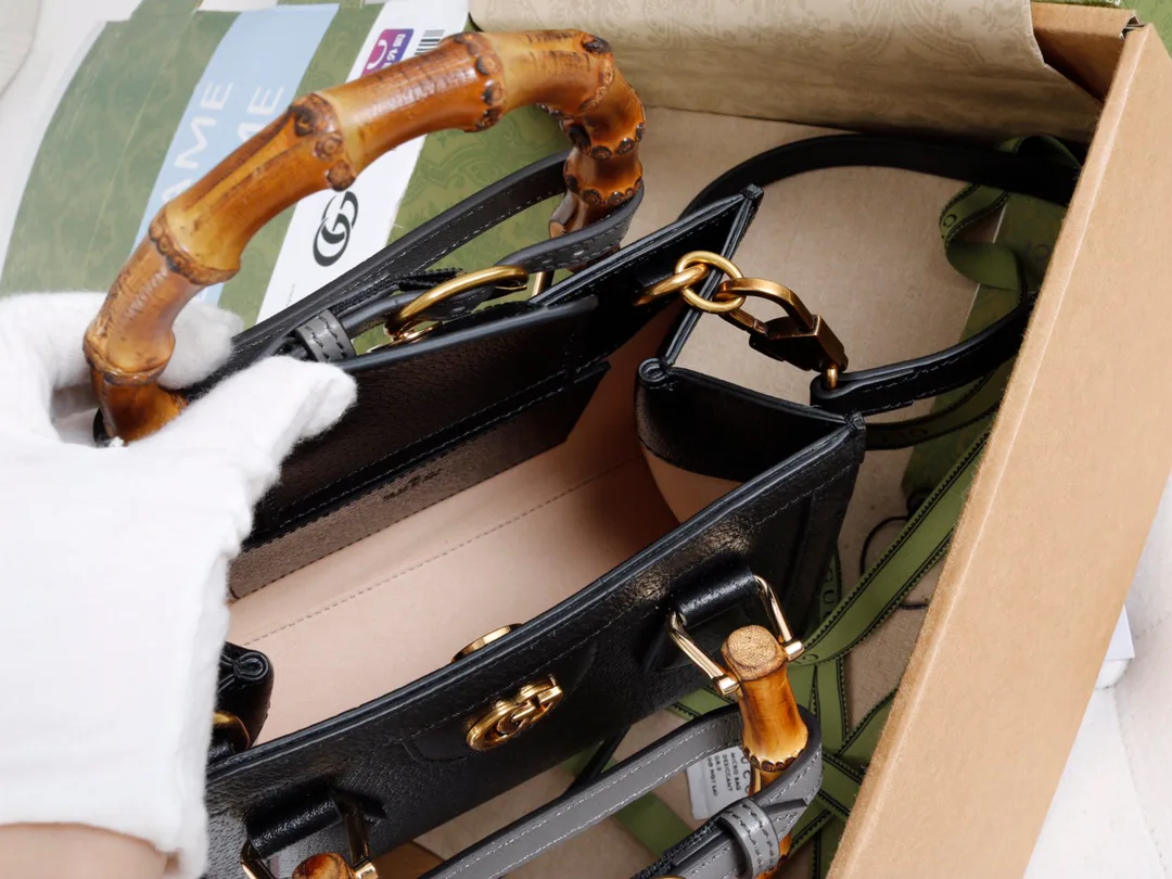 Women's Classic Handbags GUCCI 18065394