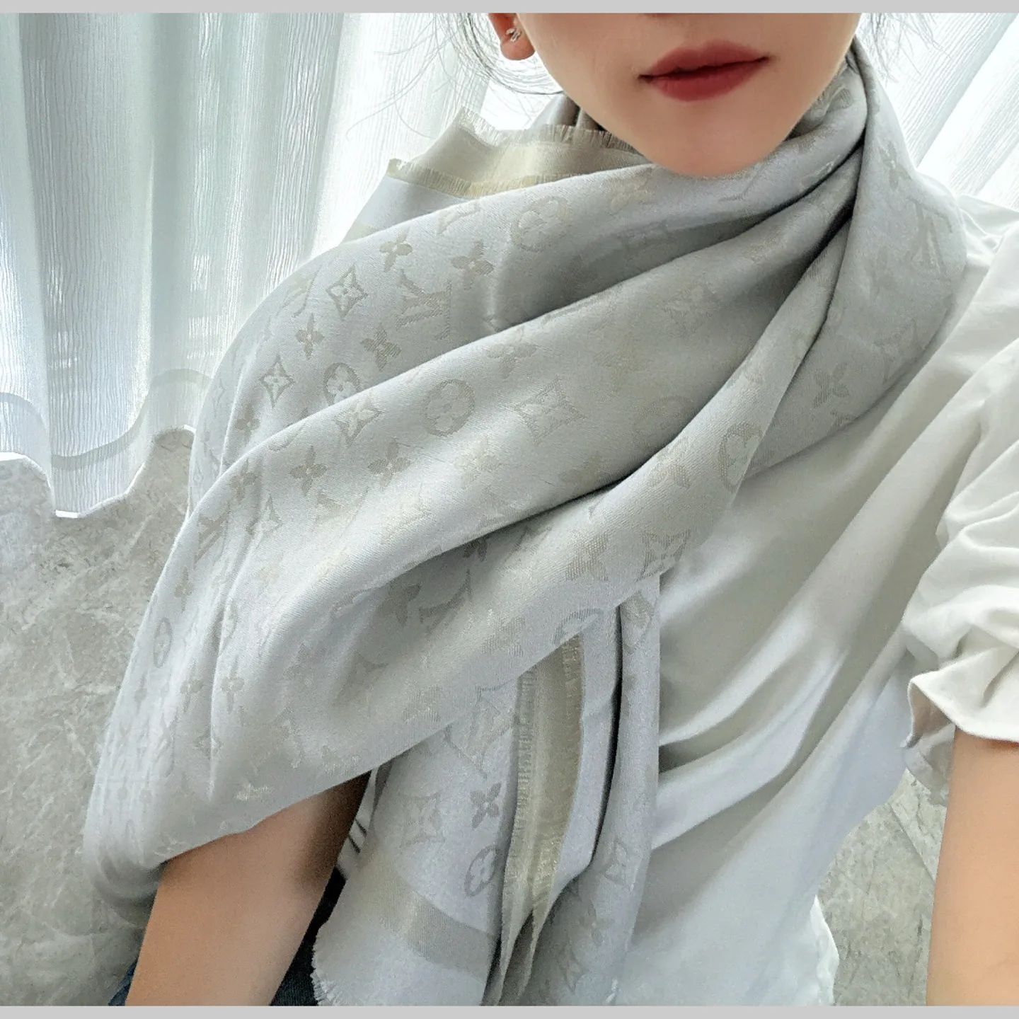 Scarves LOUIS VUITTON 17448576