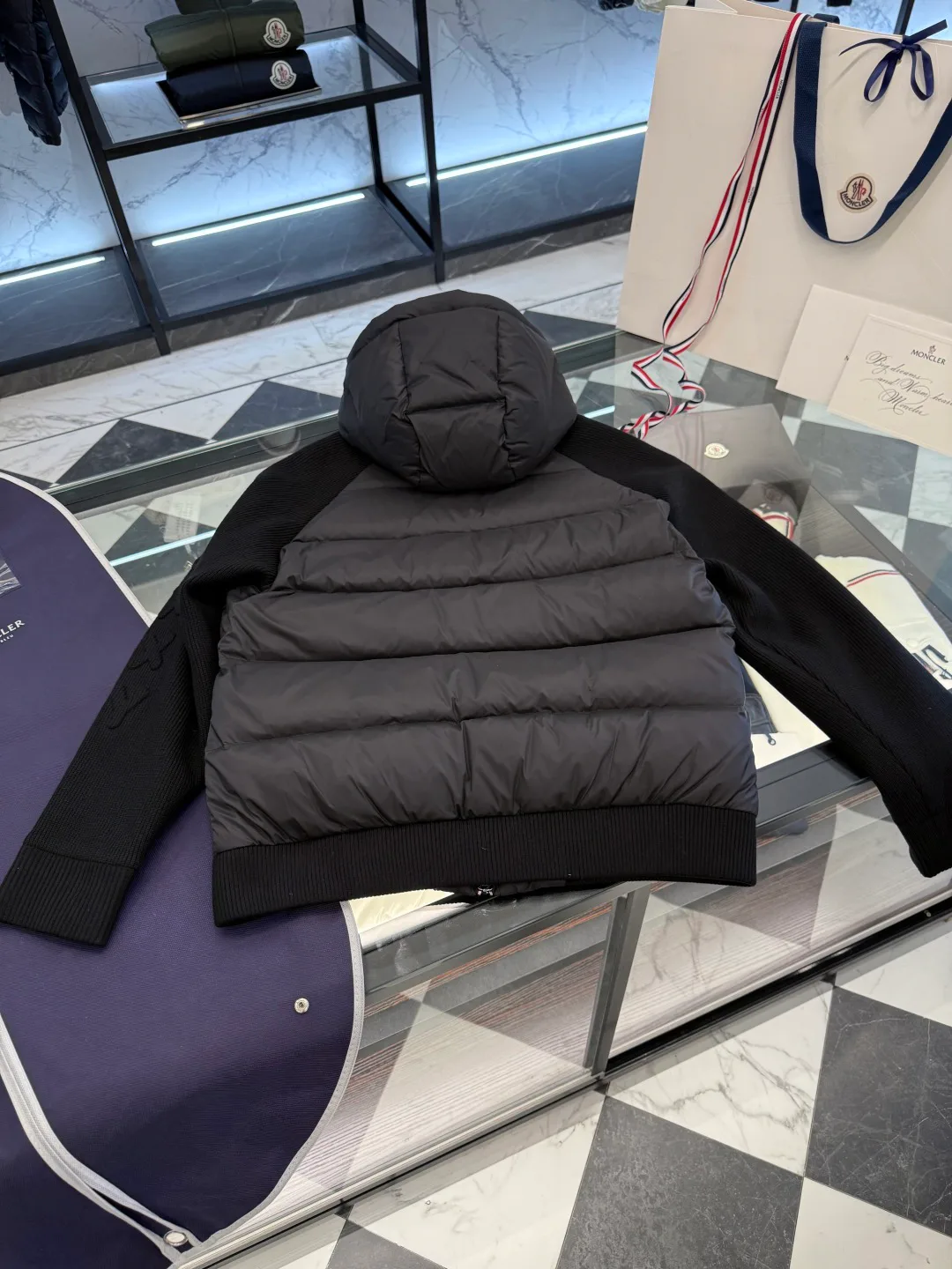 Women's Jackets And Down Jackets MONCLER 18007613