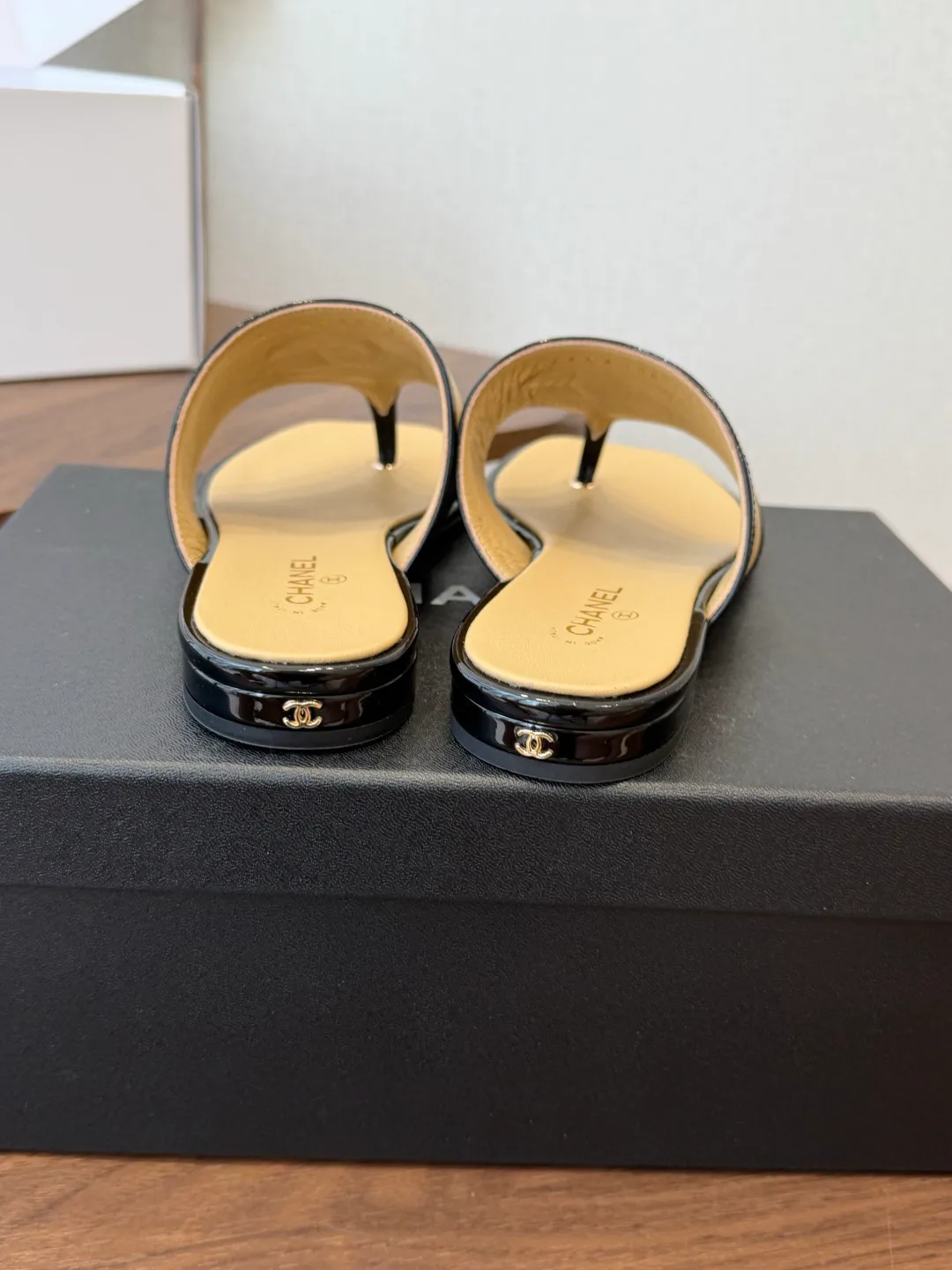 Women's Flip-Flops CHANEL 17829801