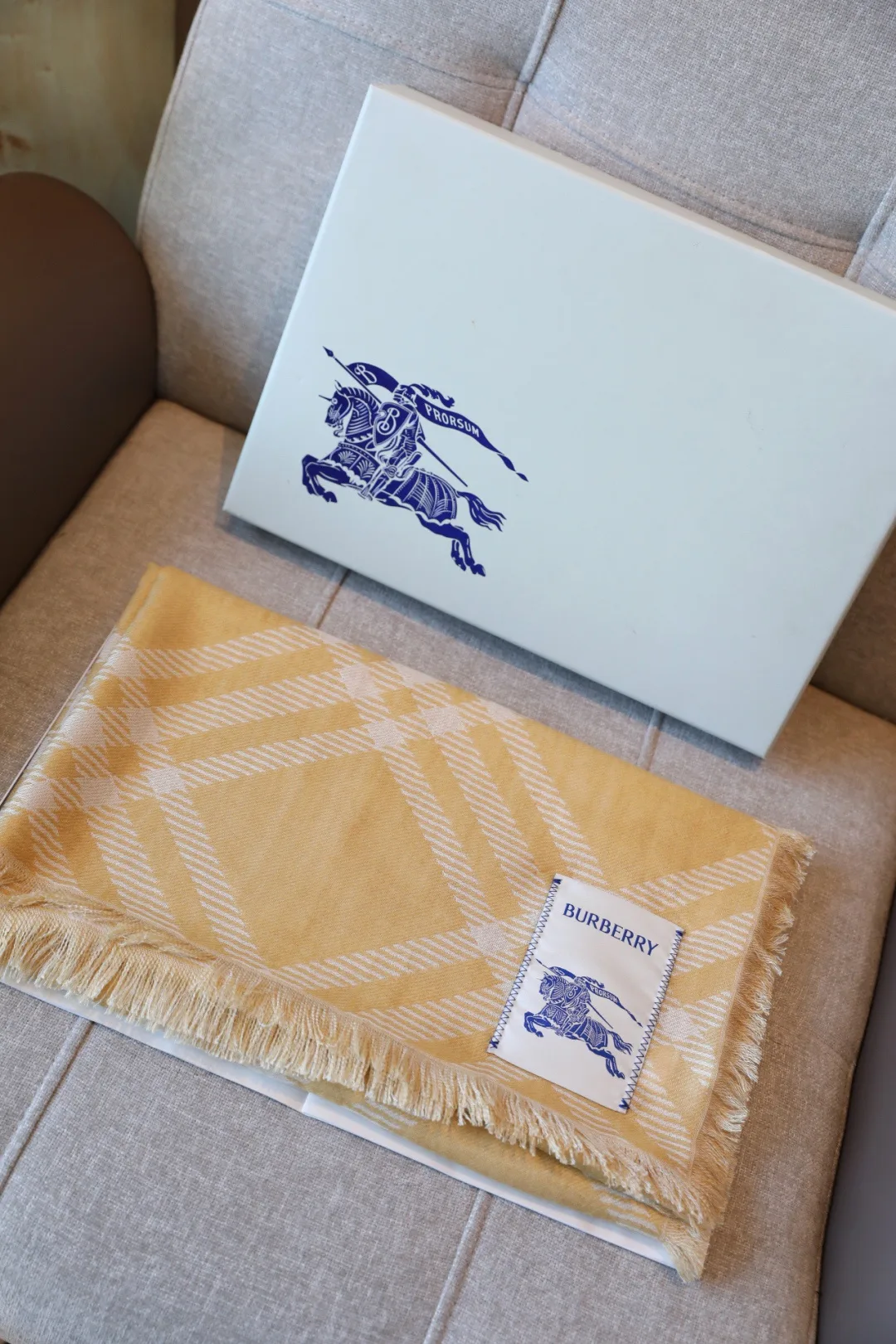 Scarves BURBERRY 18419148