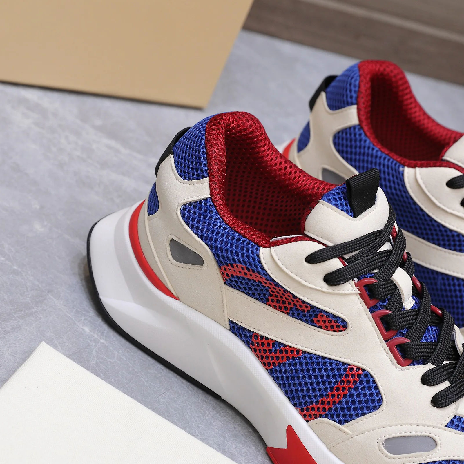 Men's Sneakers VALENTINO 17604592