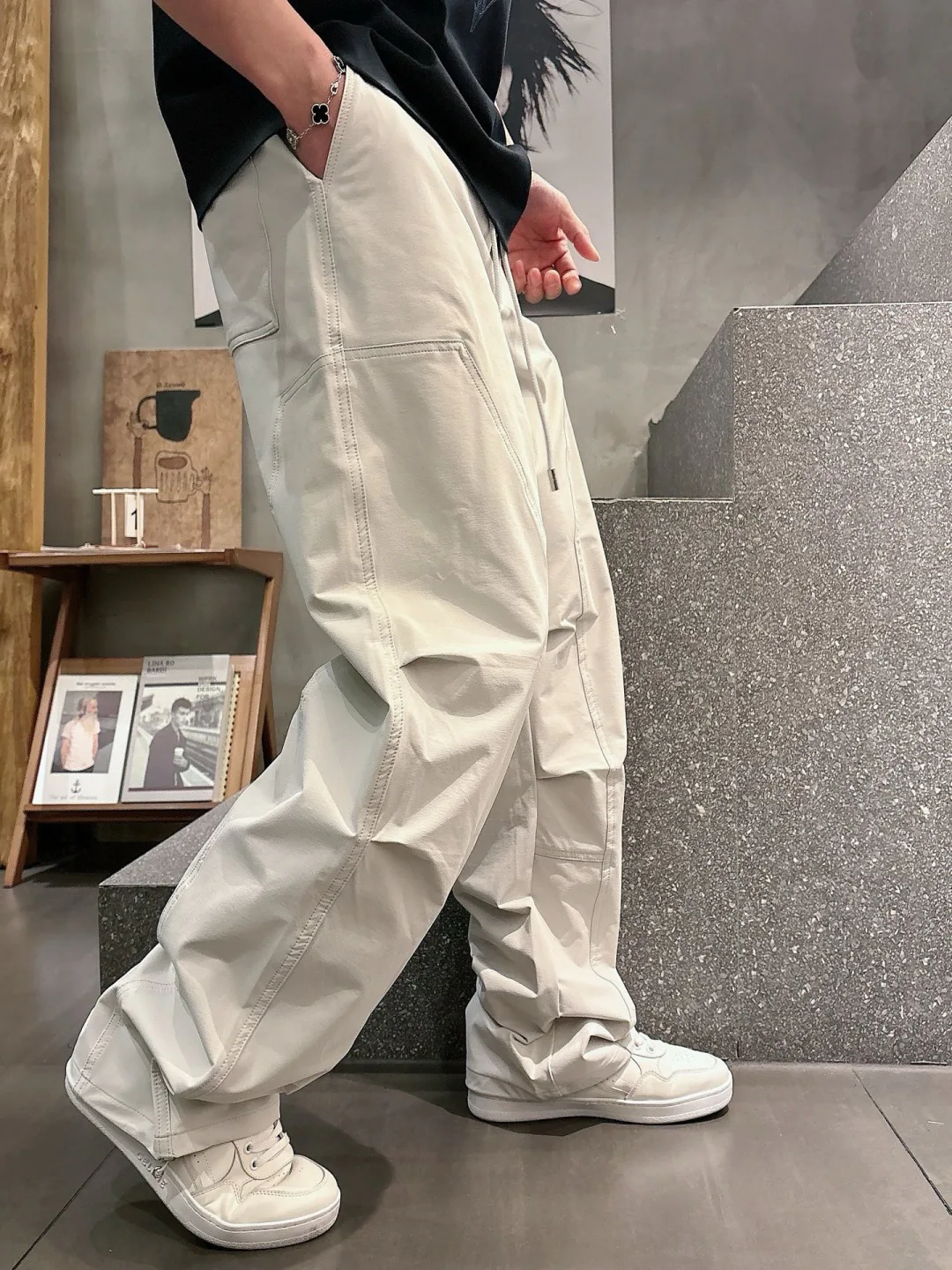 Men's Trousers BALENCIAGA 17810704