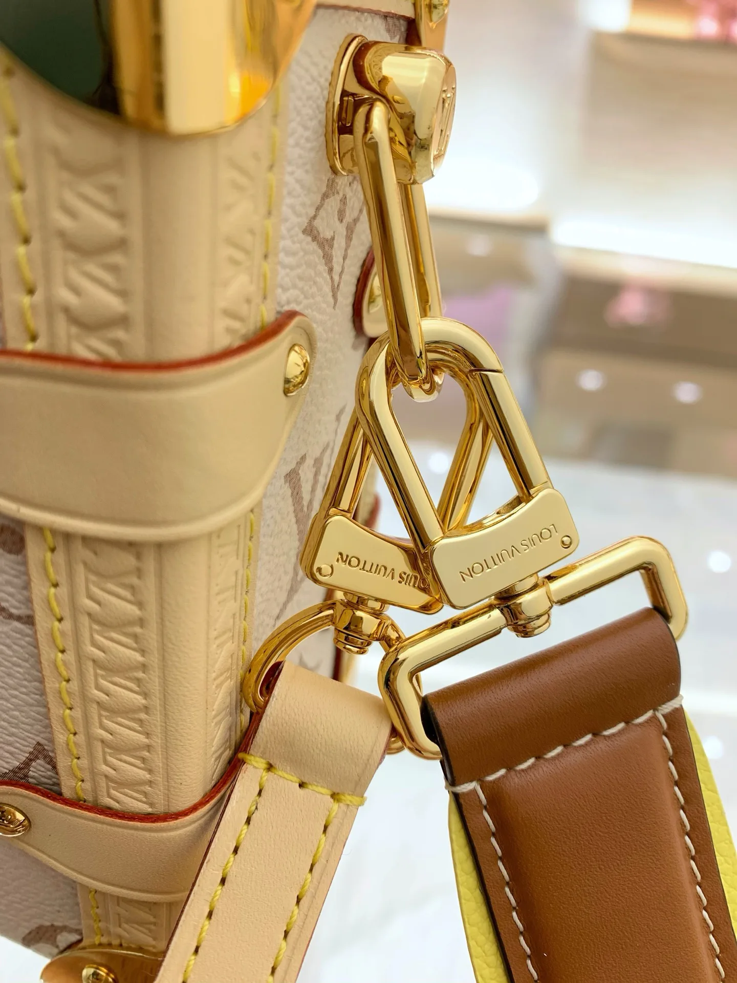 Women's Classic Handbags LOUIS VUITTON 17802508