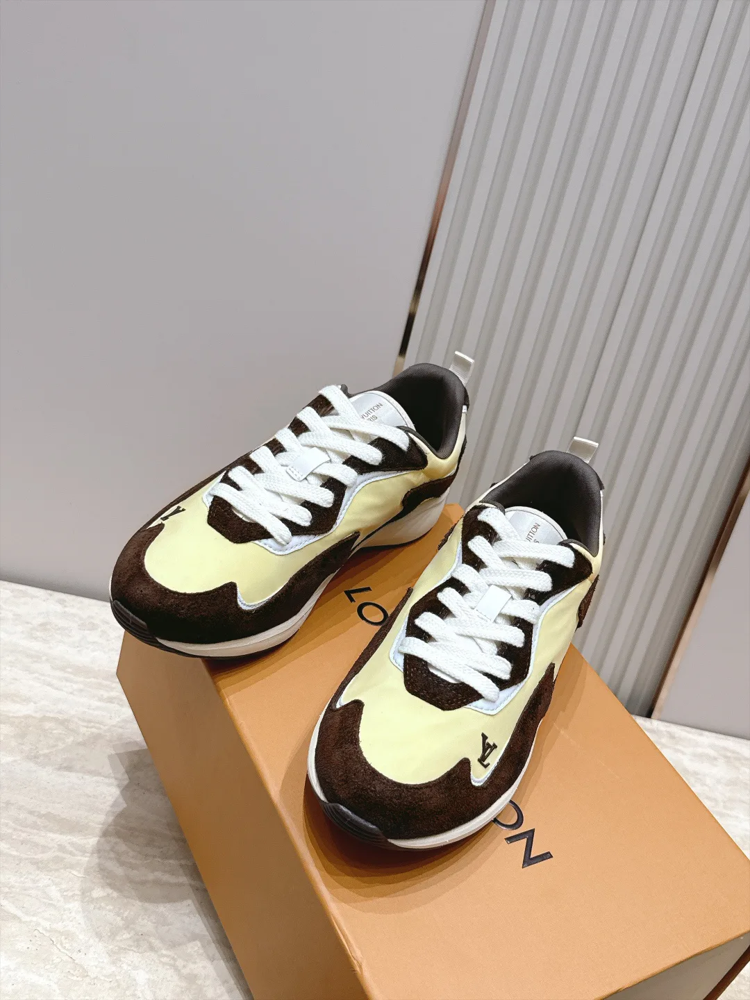 Men's Sneakers LOUIS VUITTON 17946643