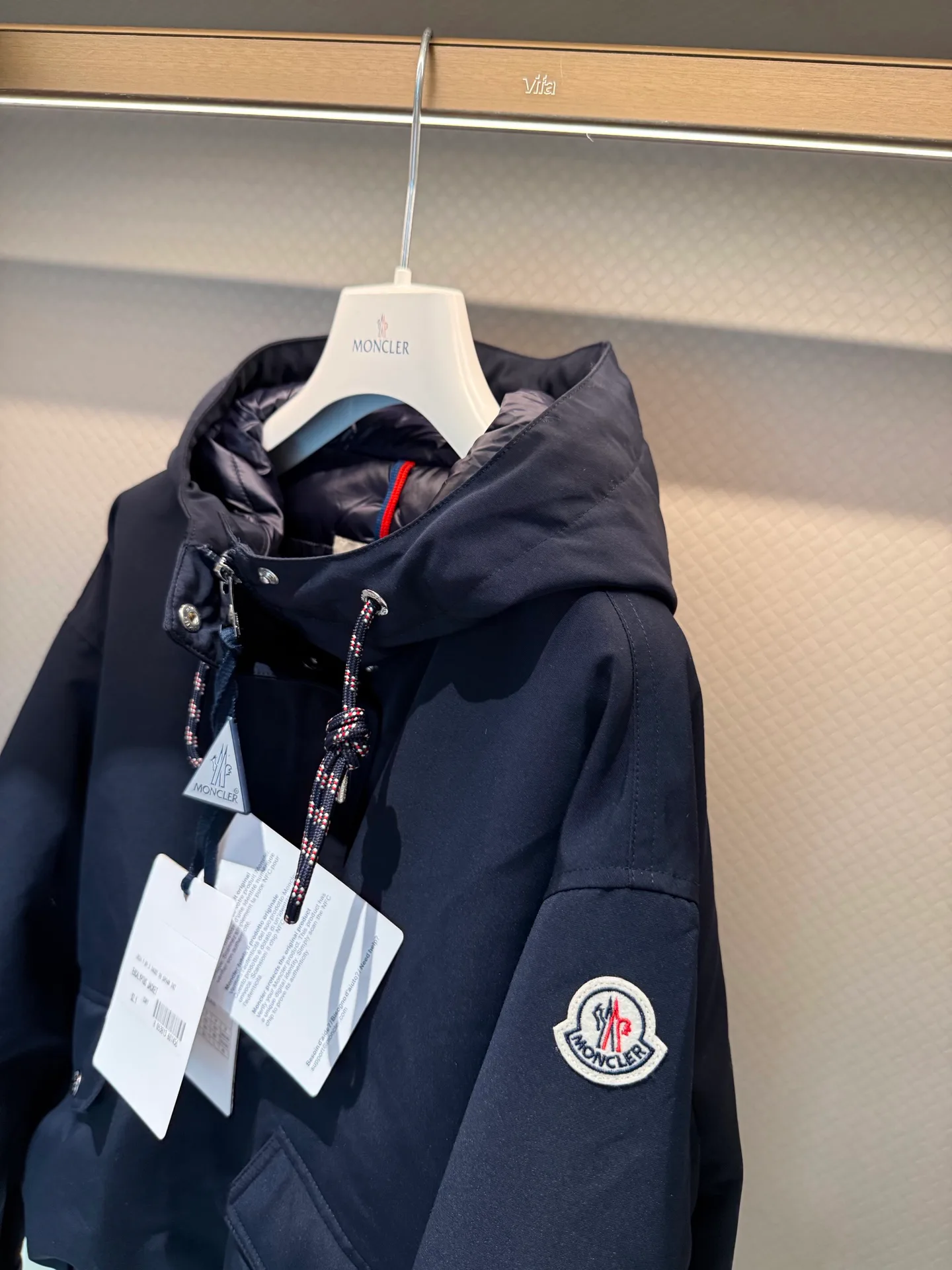 Women's Jackets And Down Jackets MONCLER 17952952