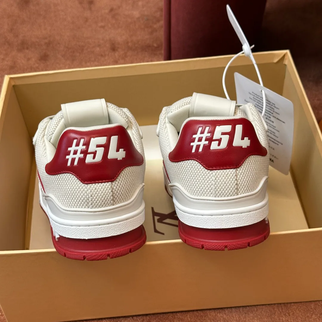 Men's Sneakers LOUIS VUITTON 18039895