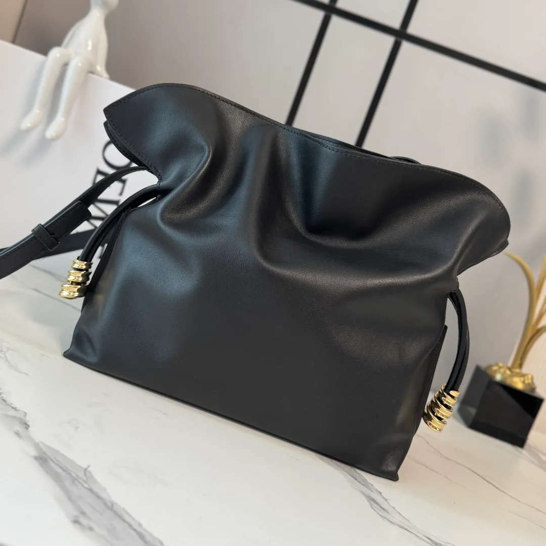 Women's Classic Handbags LOEWE 17937933