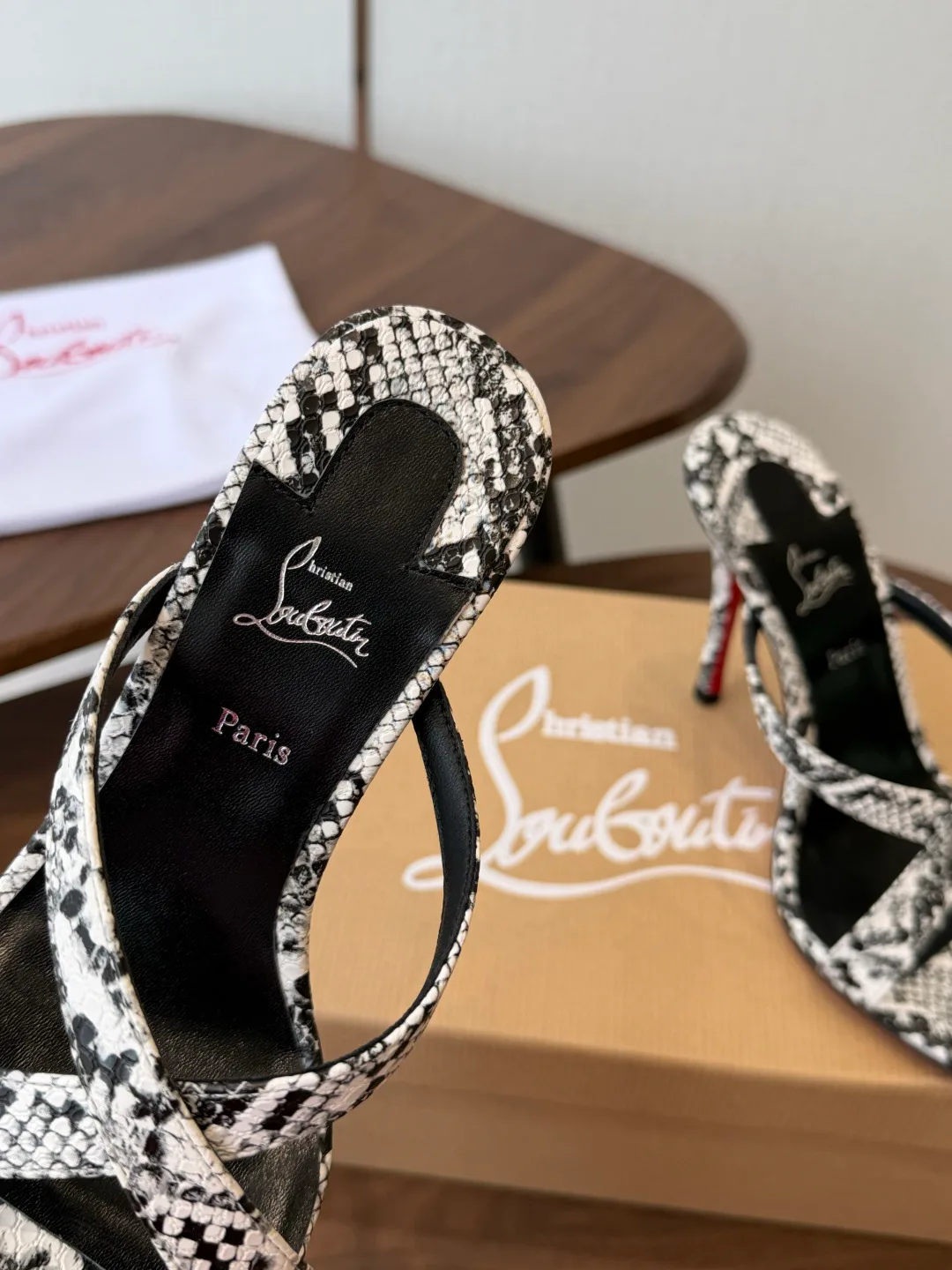 Women's Open-Toe Sandals CHRISTIAN LOUBOUTIN 18183080