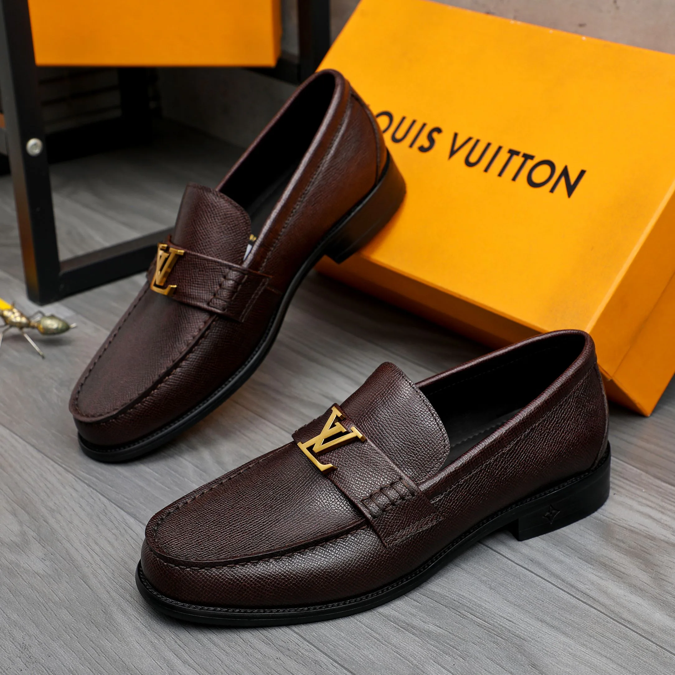 Men's Loafers And Dress Shoes LOUIS VUITTON 17812318