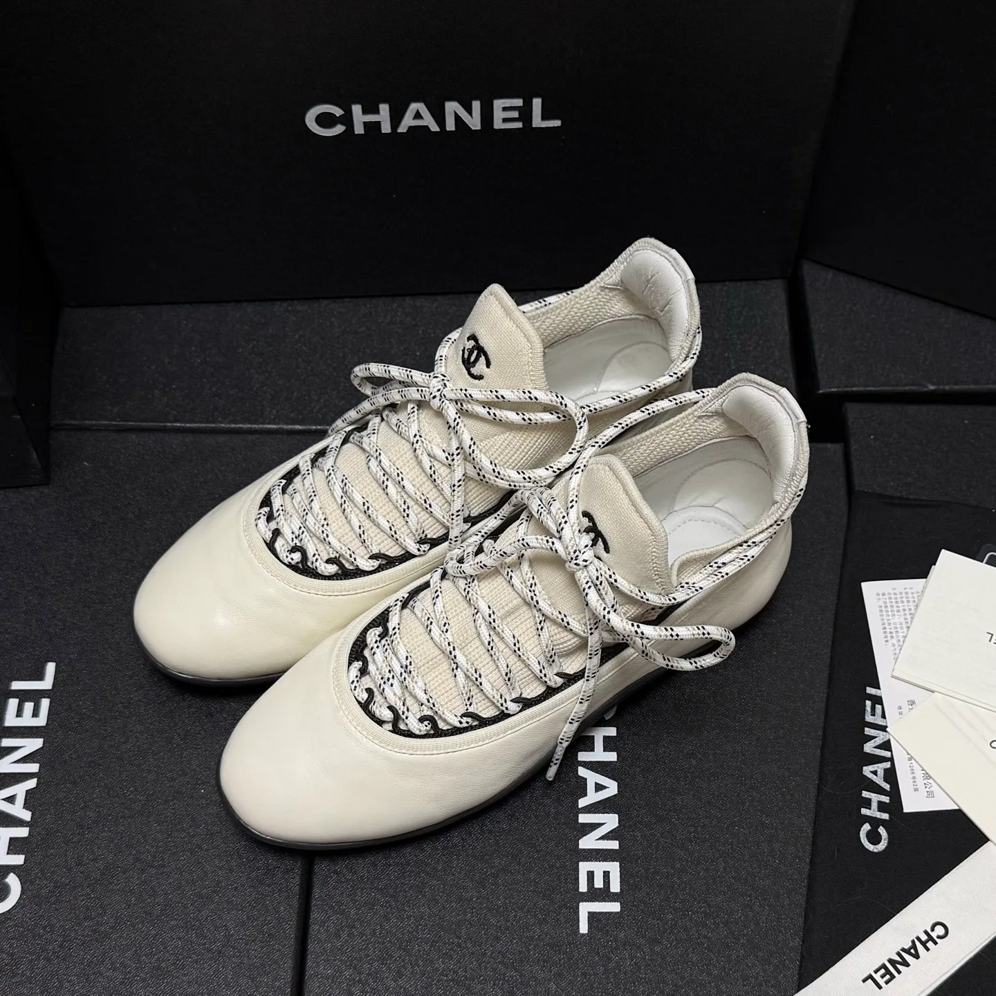 Women's Sneakers CHANEL 18083056