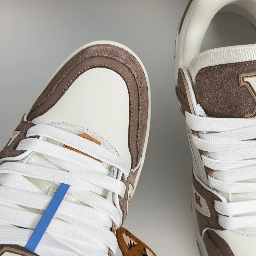 Women's Sneakers LOUIS VUITTON 17950308