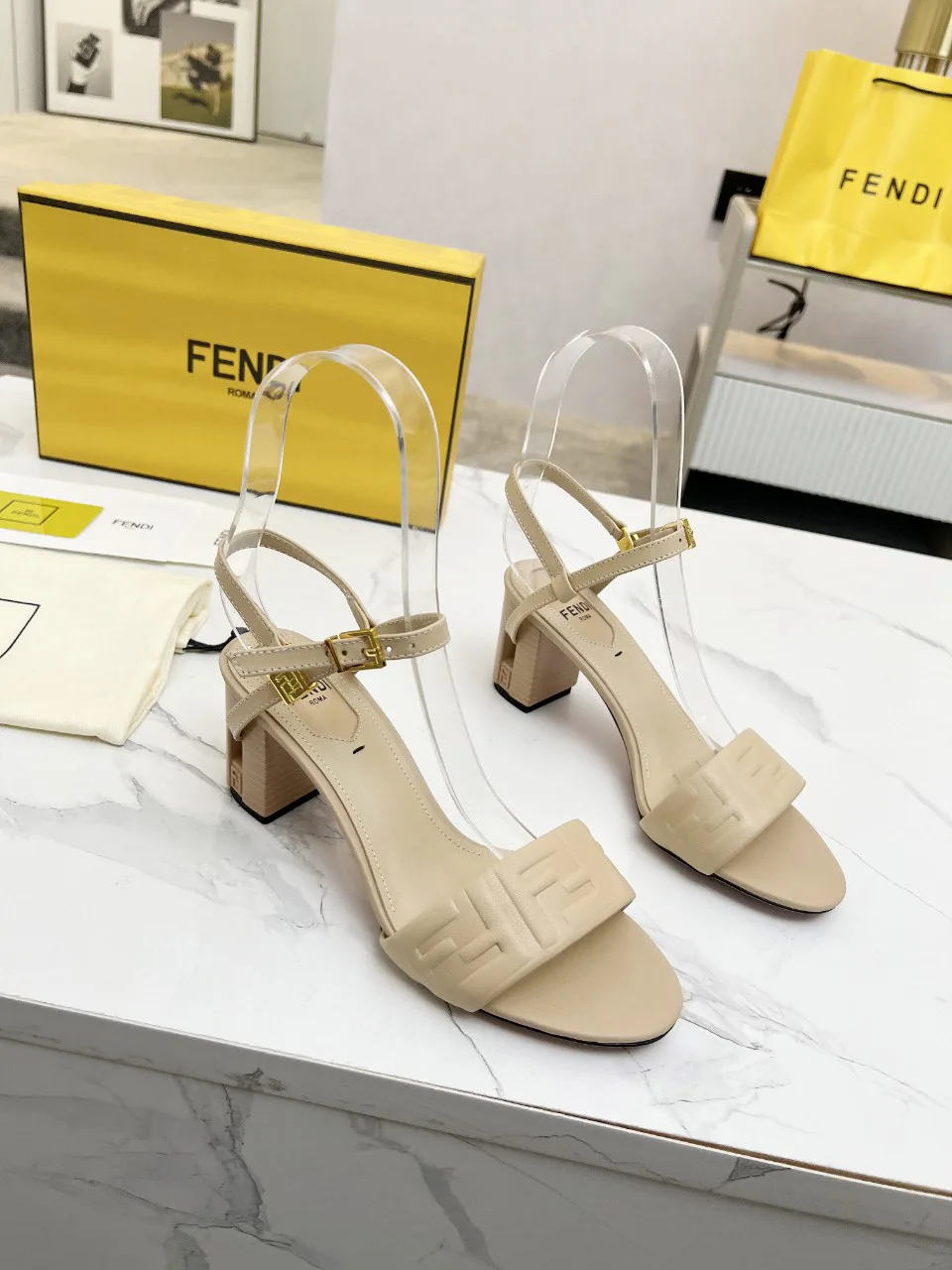 Women's Open-Toe Sandals FENDI 17366608