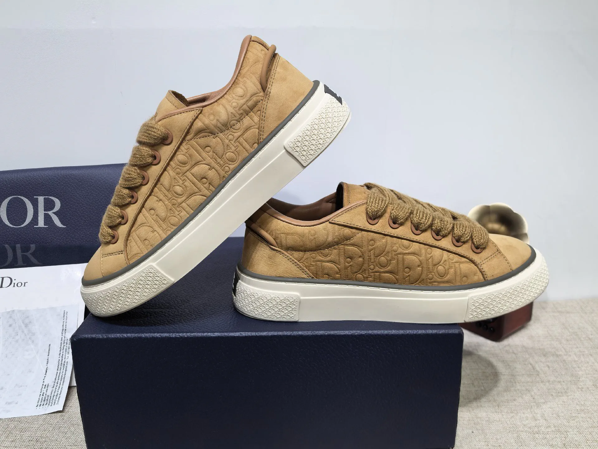 Women's Sneakers CHRISTIAN DIOR 17805340