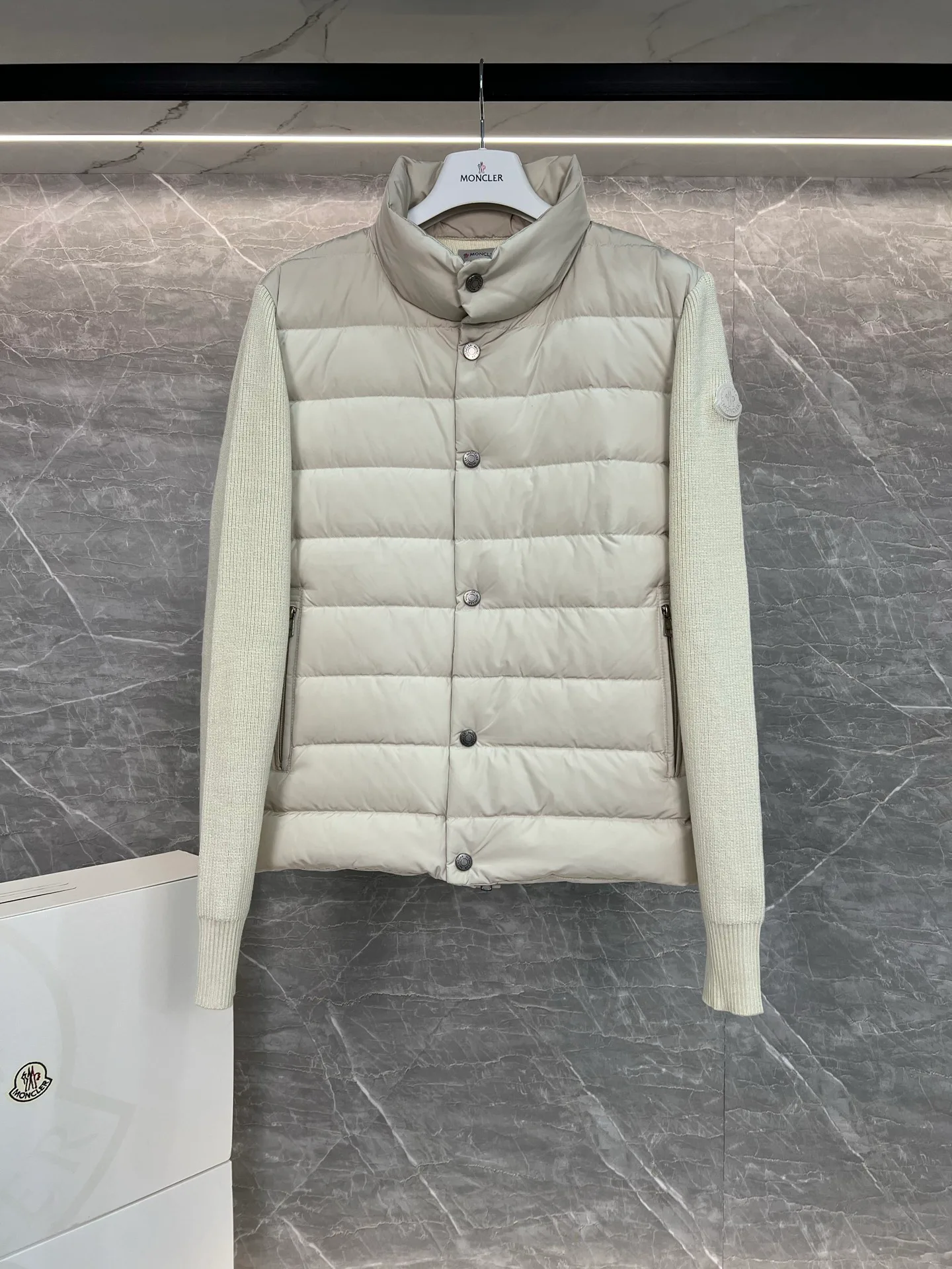 Куртки И Пуховики Мужские Moncler 18599837