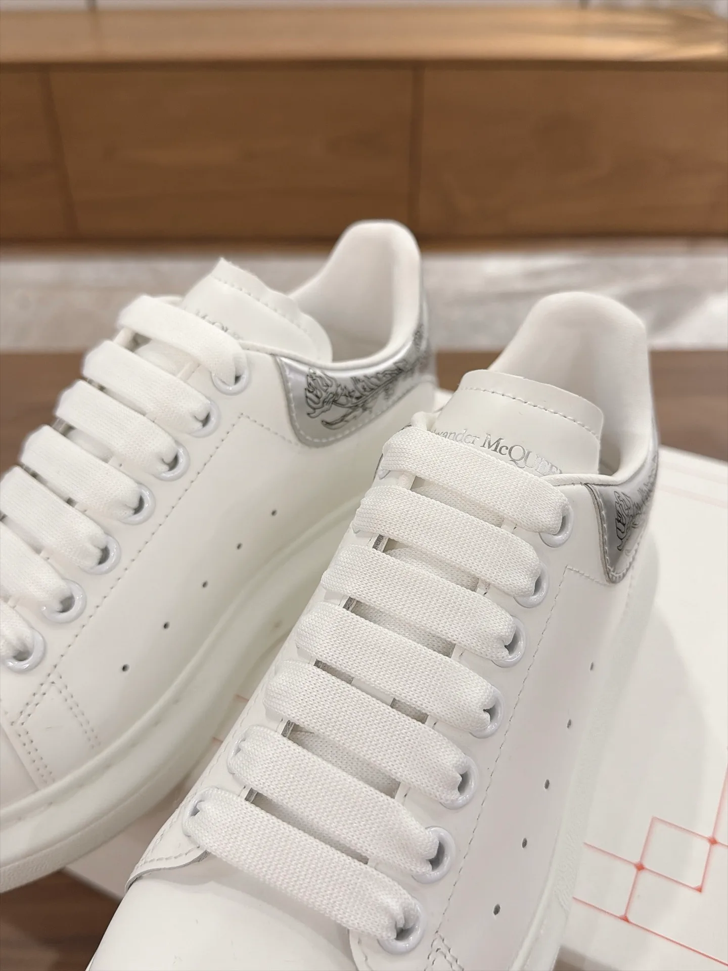 Women's Sneakers ALEXANDER MCQUEEN 18219644