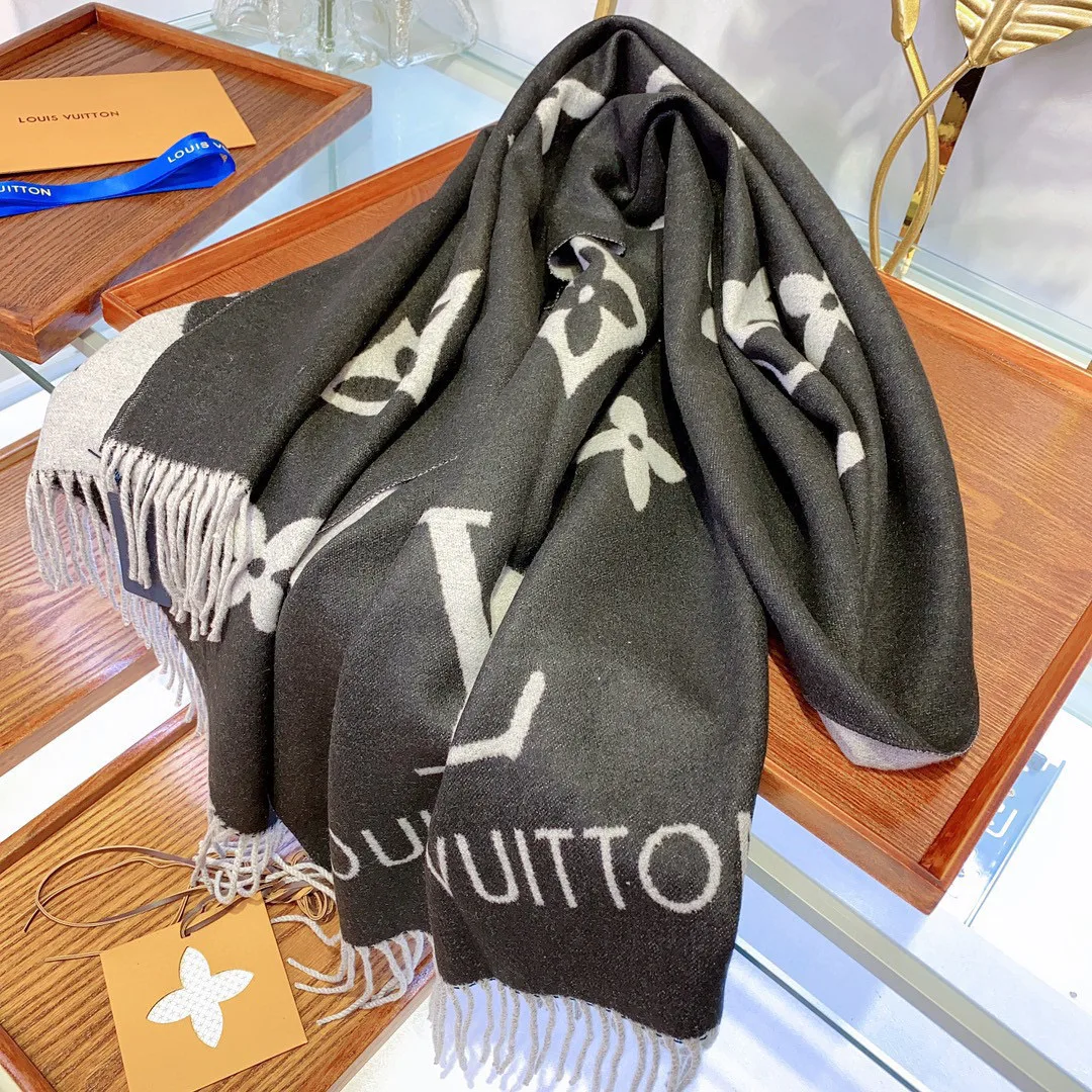 Scarves LOUIS VUITTON 18105680