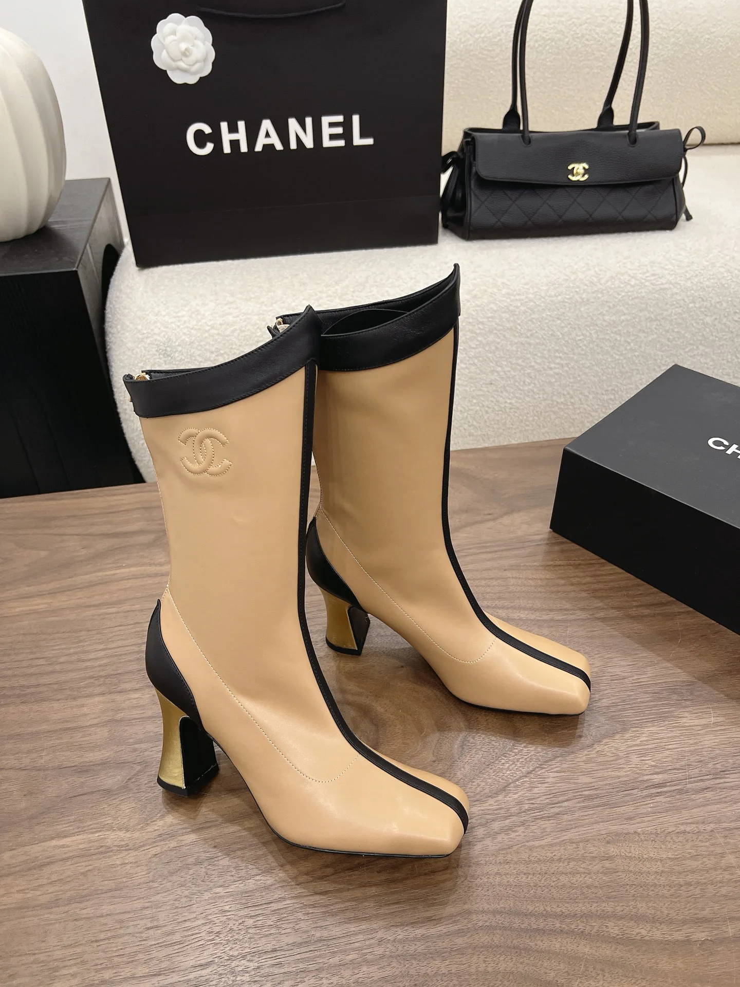 Women's Boots CHANEL 17599937