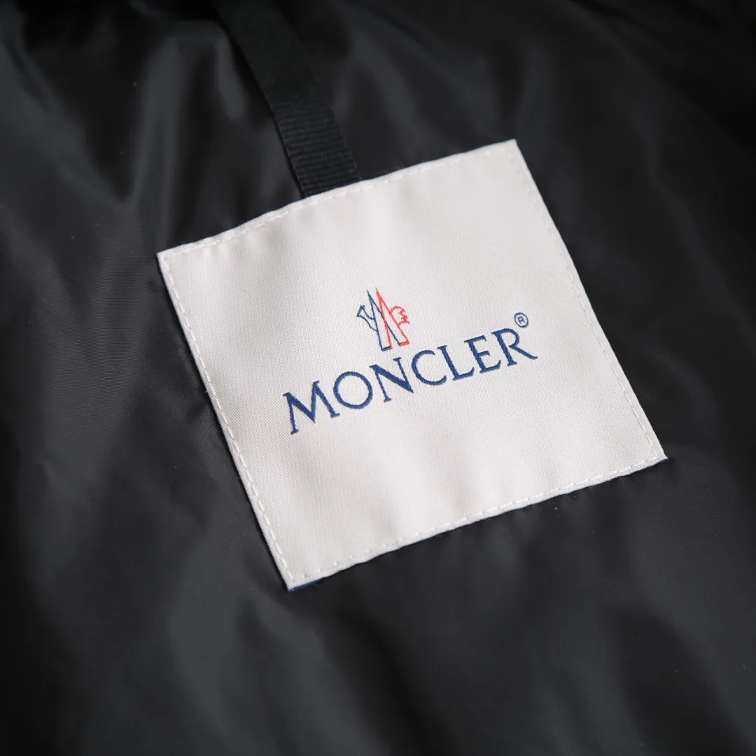 Women's Jackets And Down Jackets MONCLER 18022548