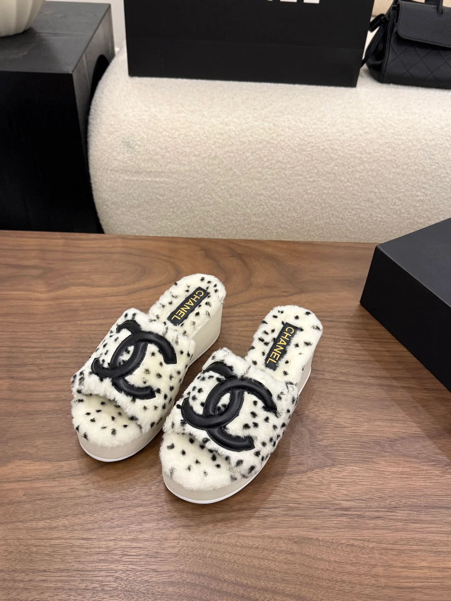 Women's Slippers CHANEL 18223664