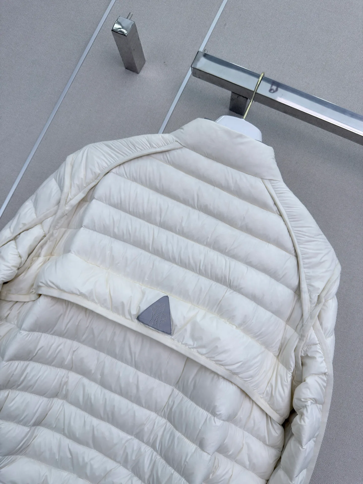 Women's Jackets And Down Jackets MONCLER 17919453