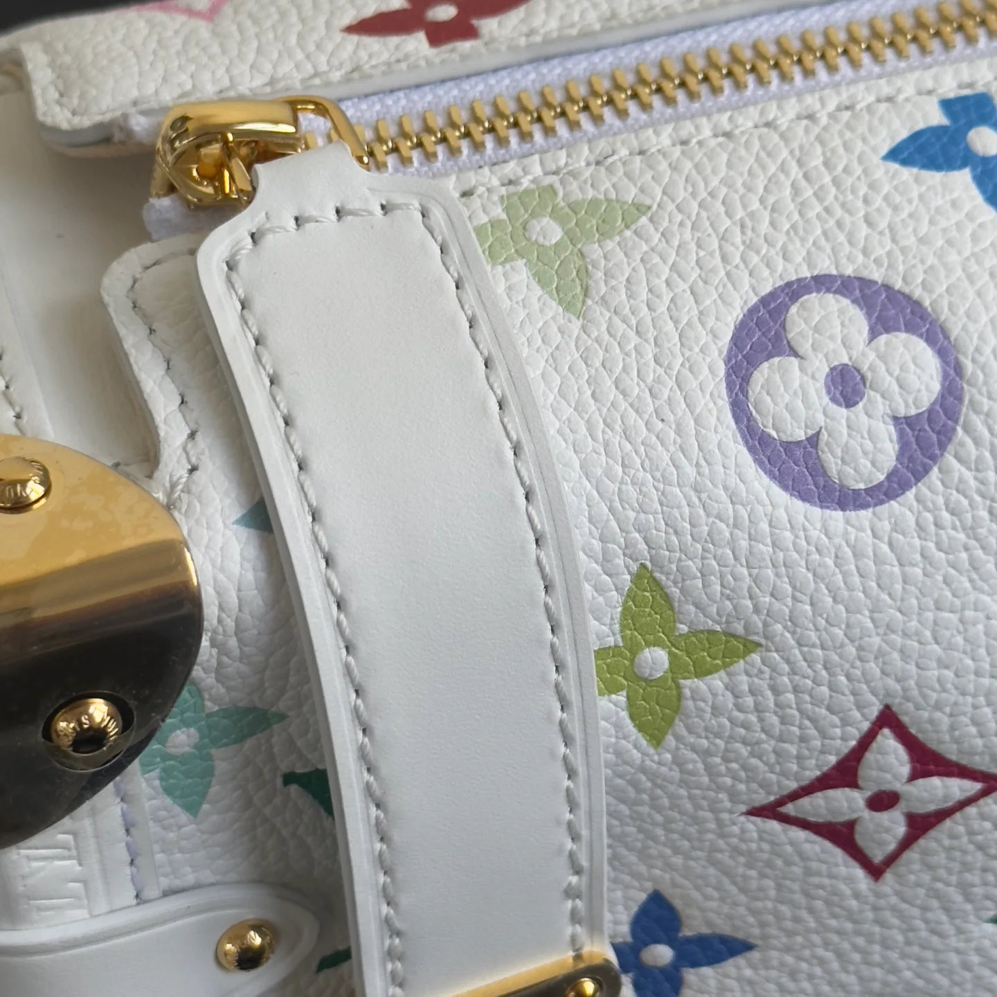 Women's Classic Handbags LOUIS VUITTON 18376448