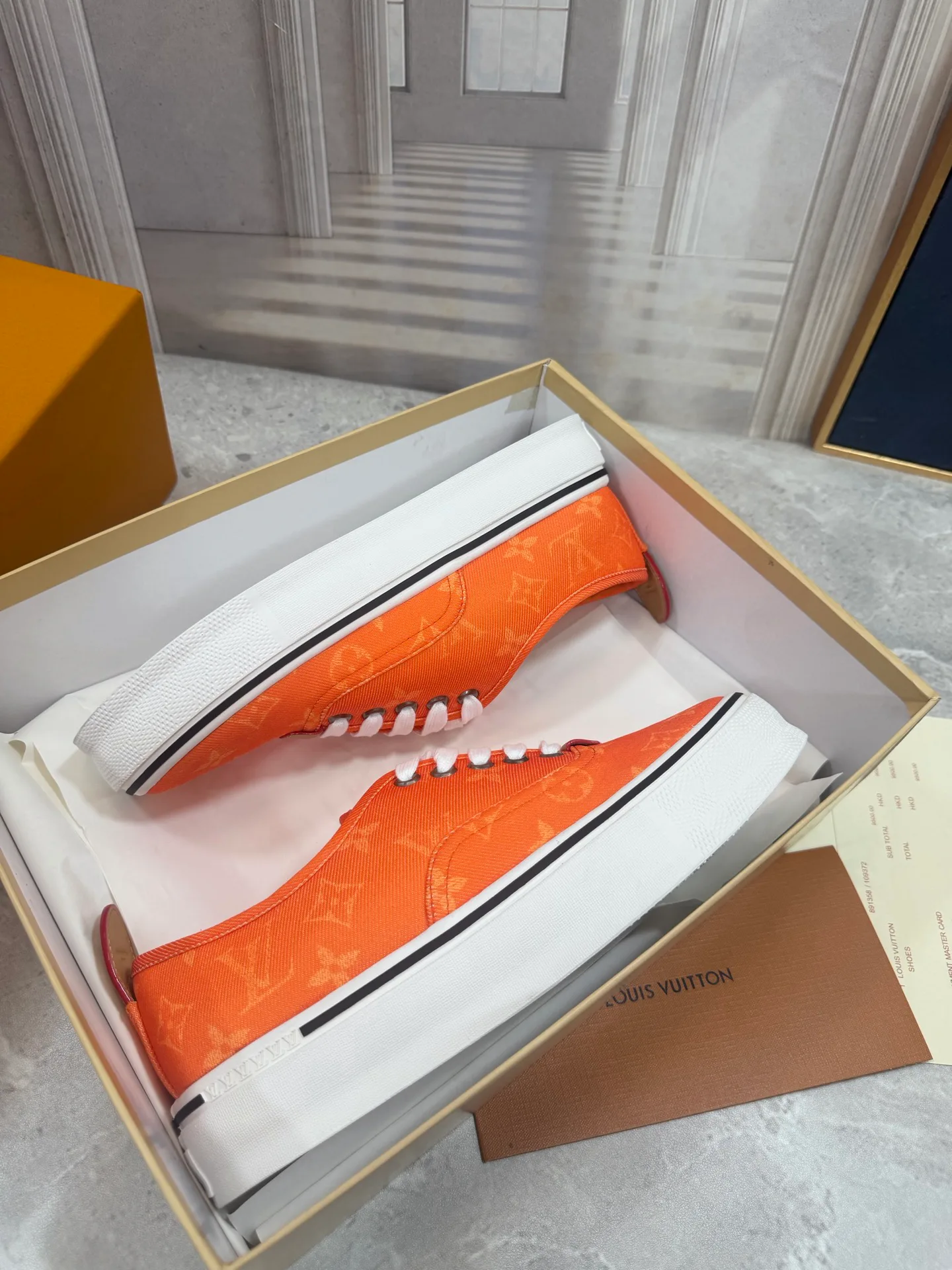 Men's Sneakers LOUIS VUITTON 18190080