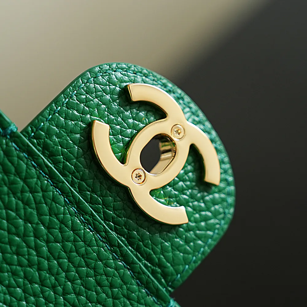 Классические Сумки Женские Chanel 18588710