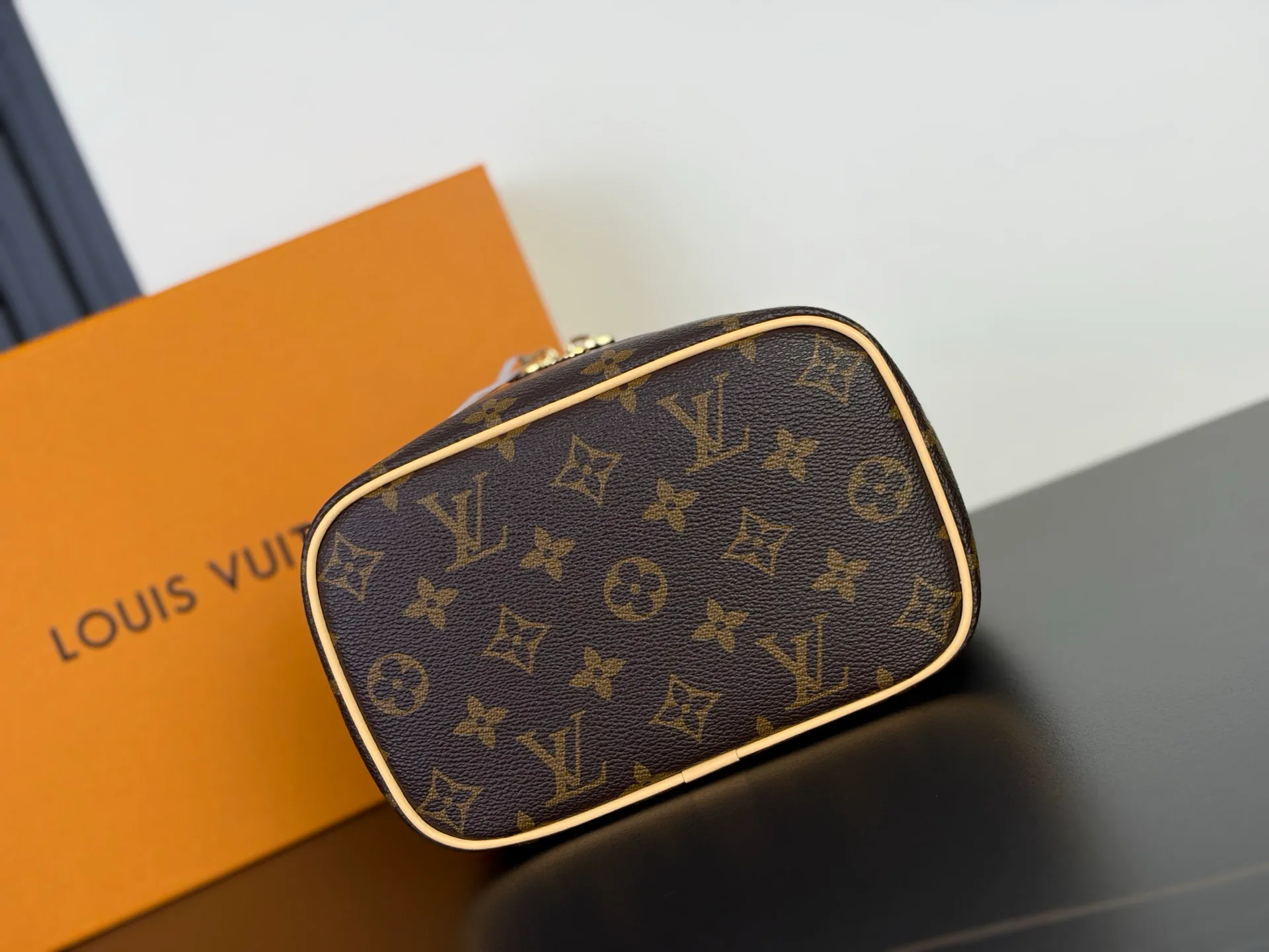 Классические Сумки Женские Louis Vuitton 18612735