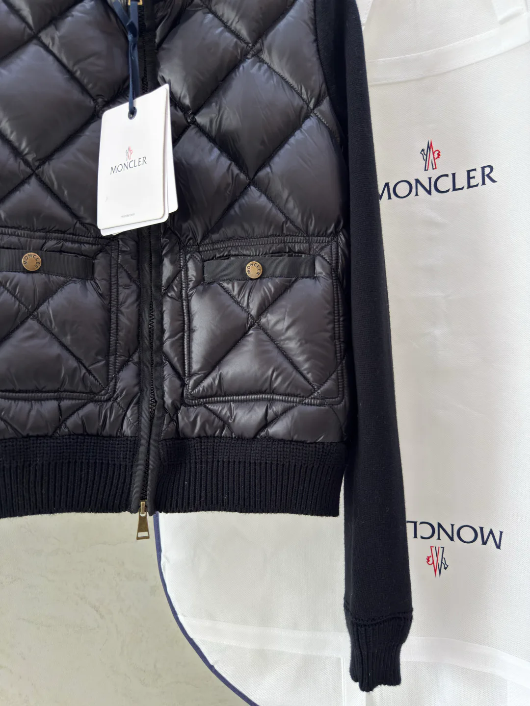 Куртки И Пуховики Мужские Moncler 18683840