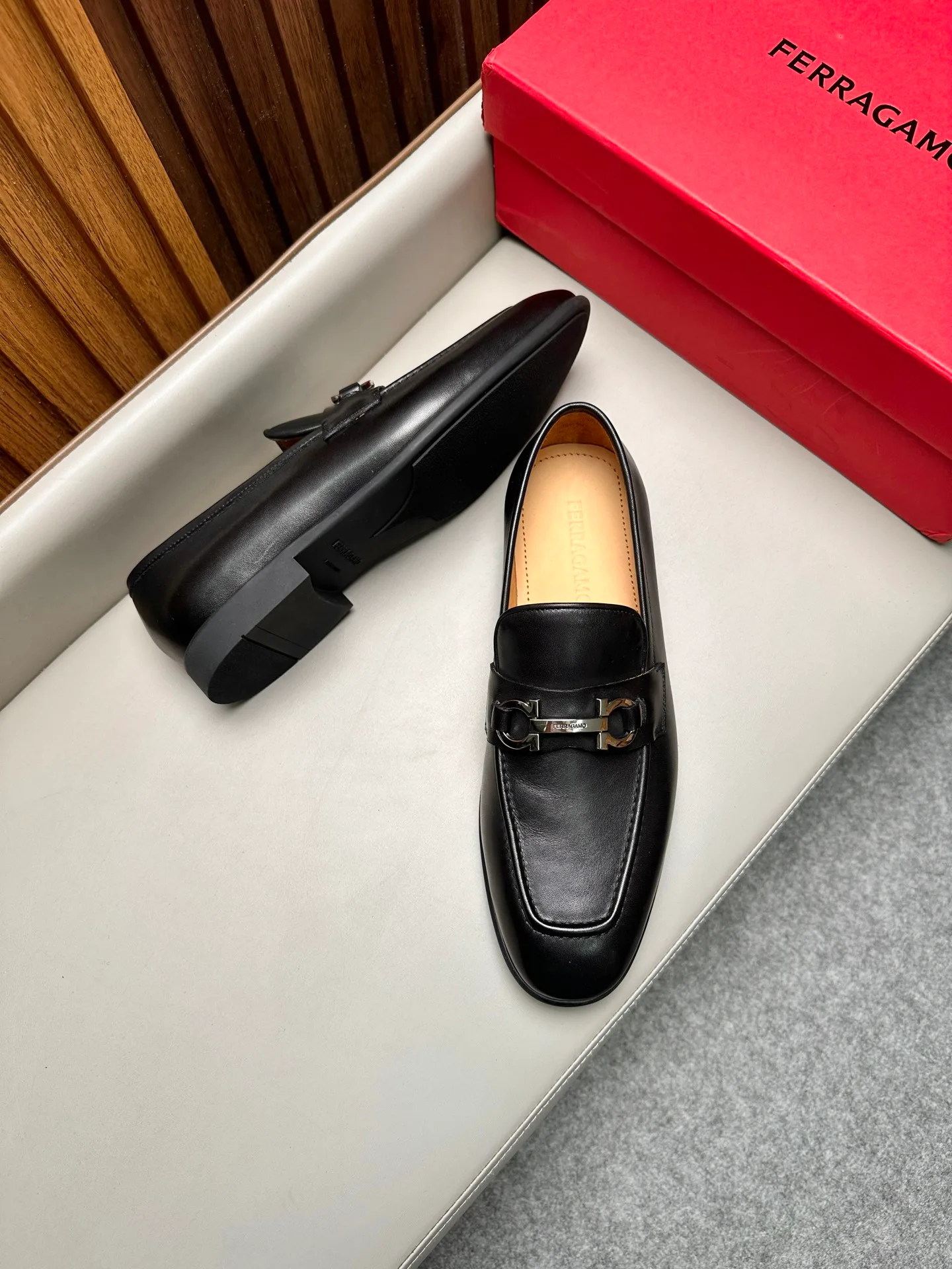 Men's Loafers And Dress Shoes SALVATORE FERRAGAMO 17501276