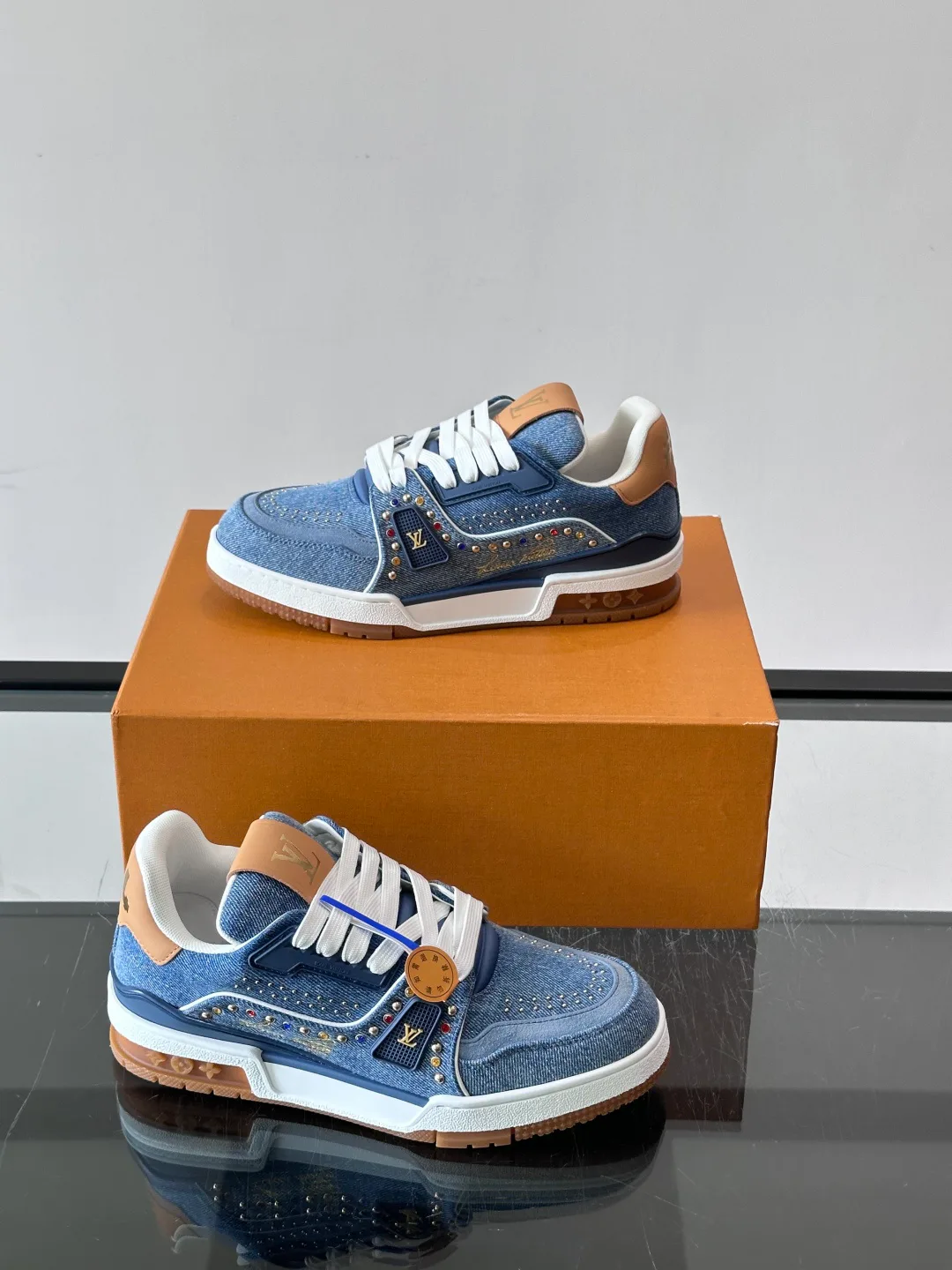 Women's Sneakers LOUIS VUITTON 17638790