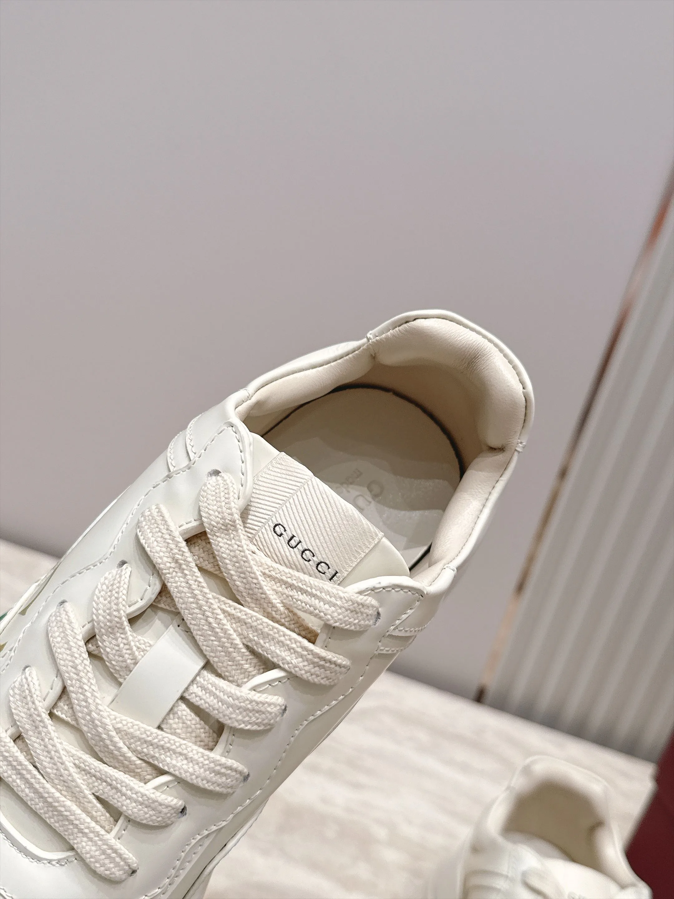 Women's Sneakers GUCCI 18025258