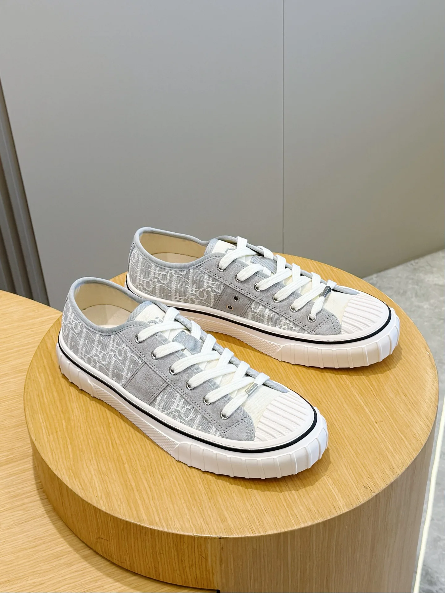 Women's Sneakers CHRISTIAN DIOR 18101568