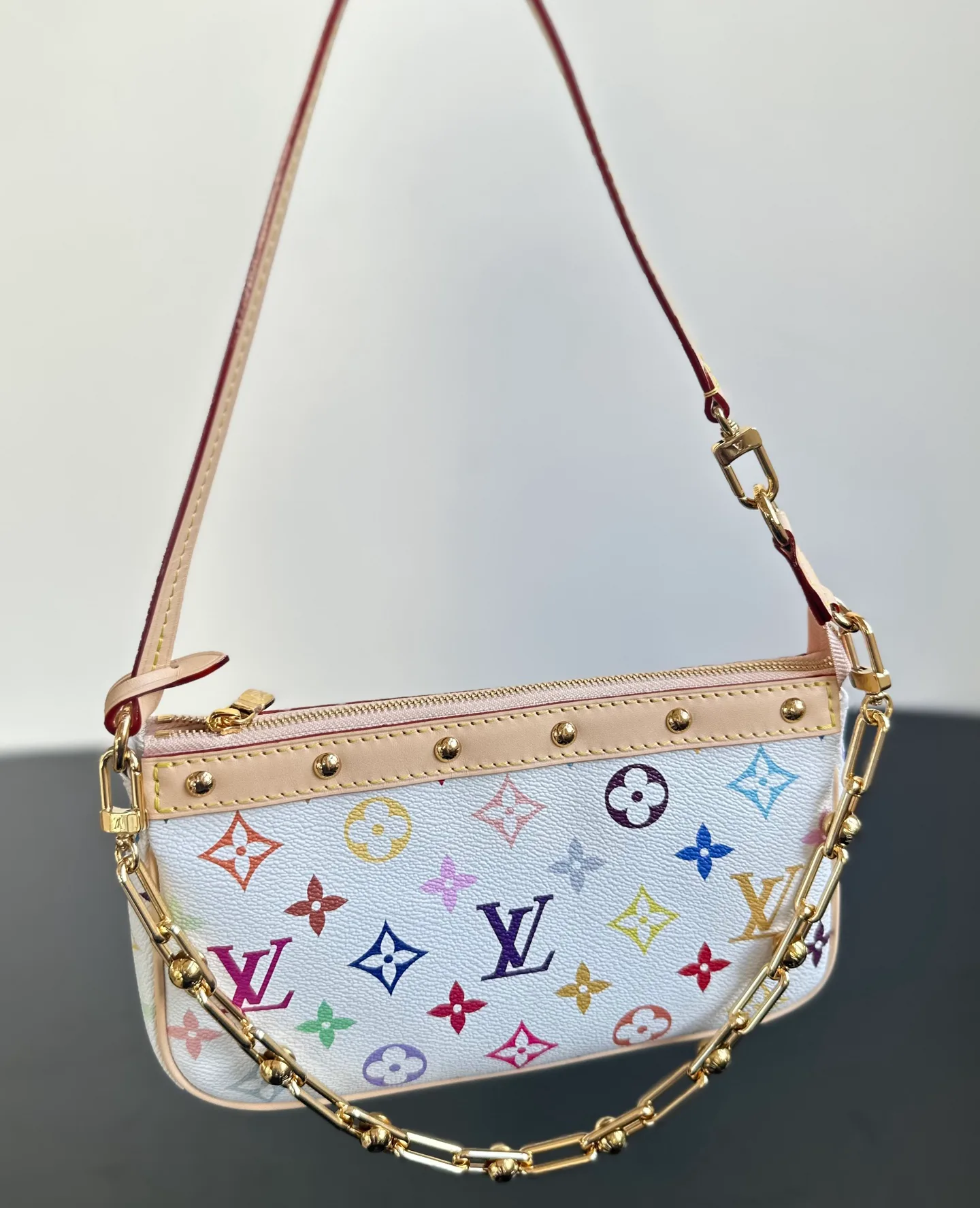 Women's Classic Handbags LOUIS VUITTON 18376445
