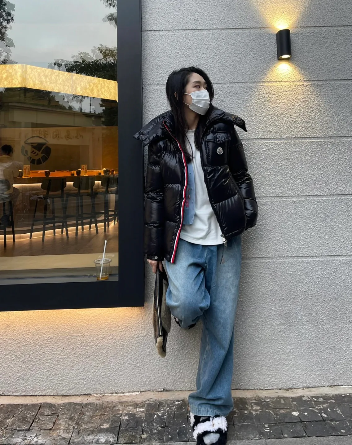Women's Jackets And Down Jackets MONCLER 18415667