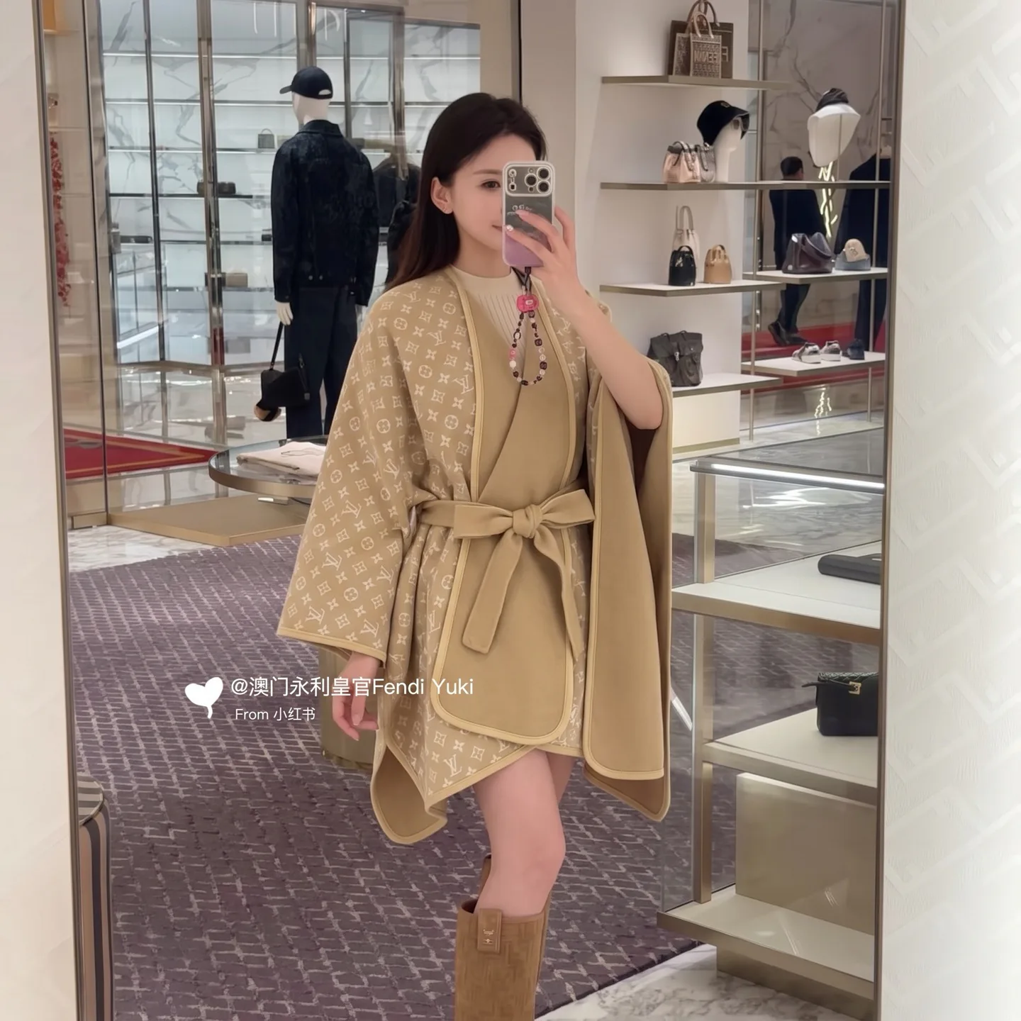 Women's Coats LOUIS VUITTON 18262606