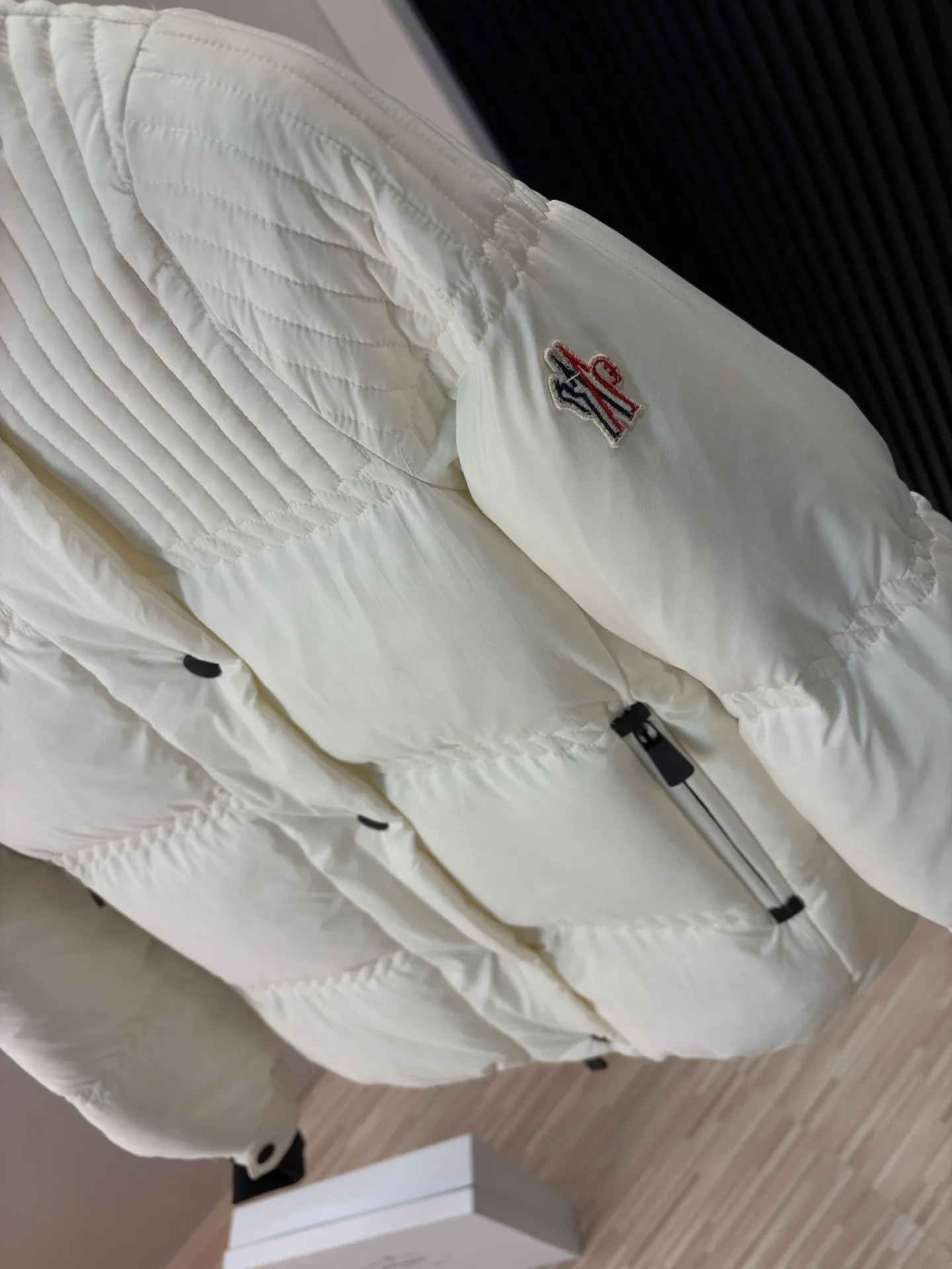 Куртки И Пуховики Мужские Moncler 18634500