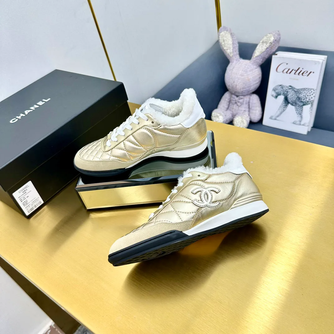 Women's Sneakers CHANEL 17949094