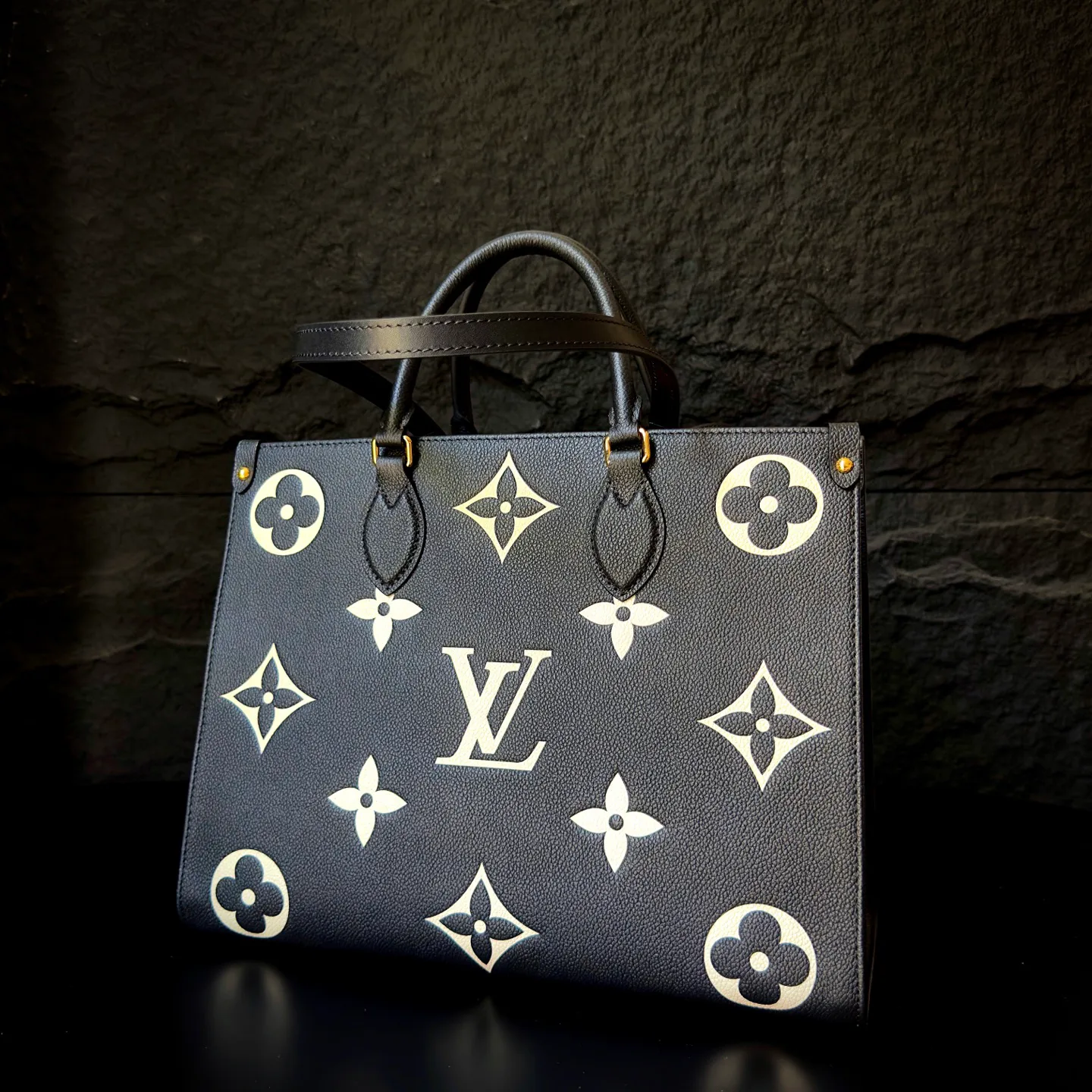 Women's Classic Handbags LOUIS VUITTON 17864858