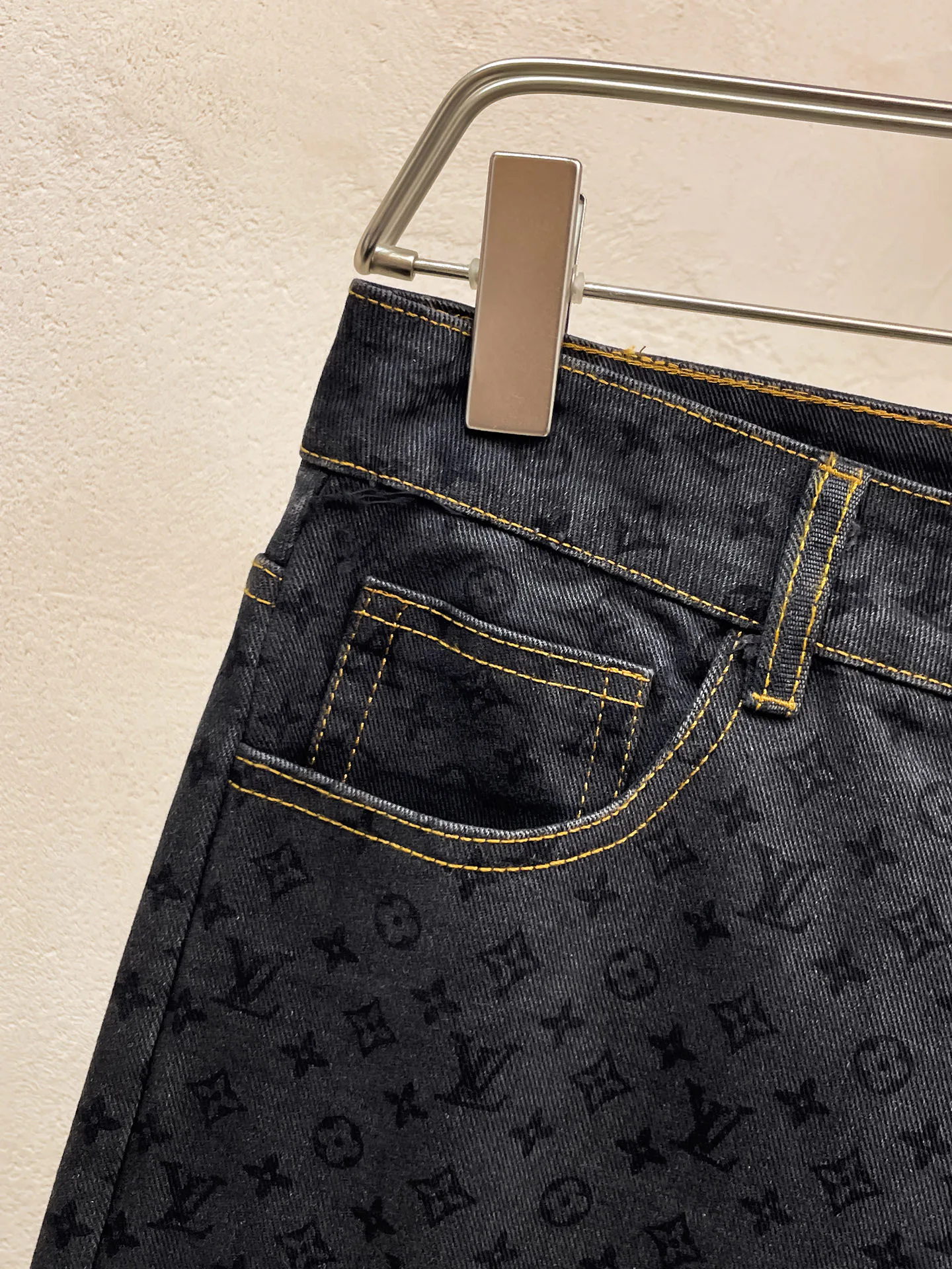 Men's Jeans LOUIS VUITTON 18345653