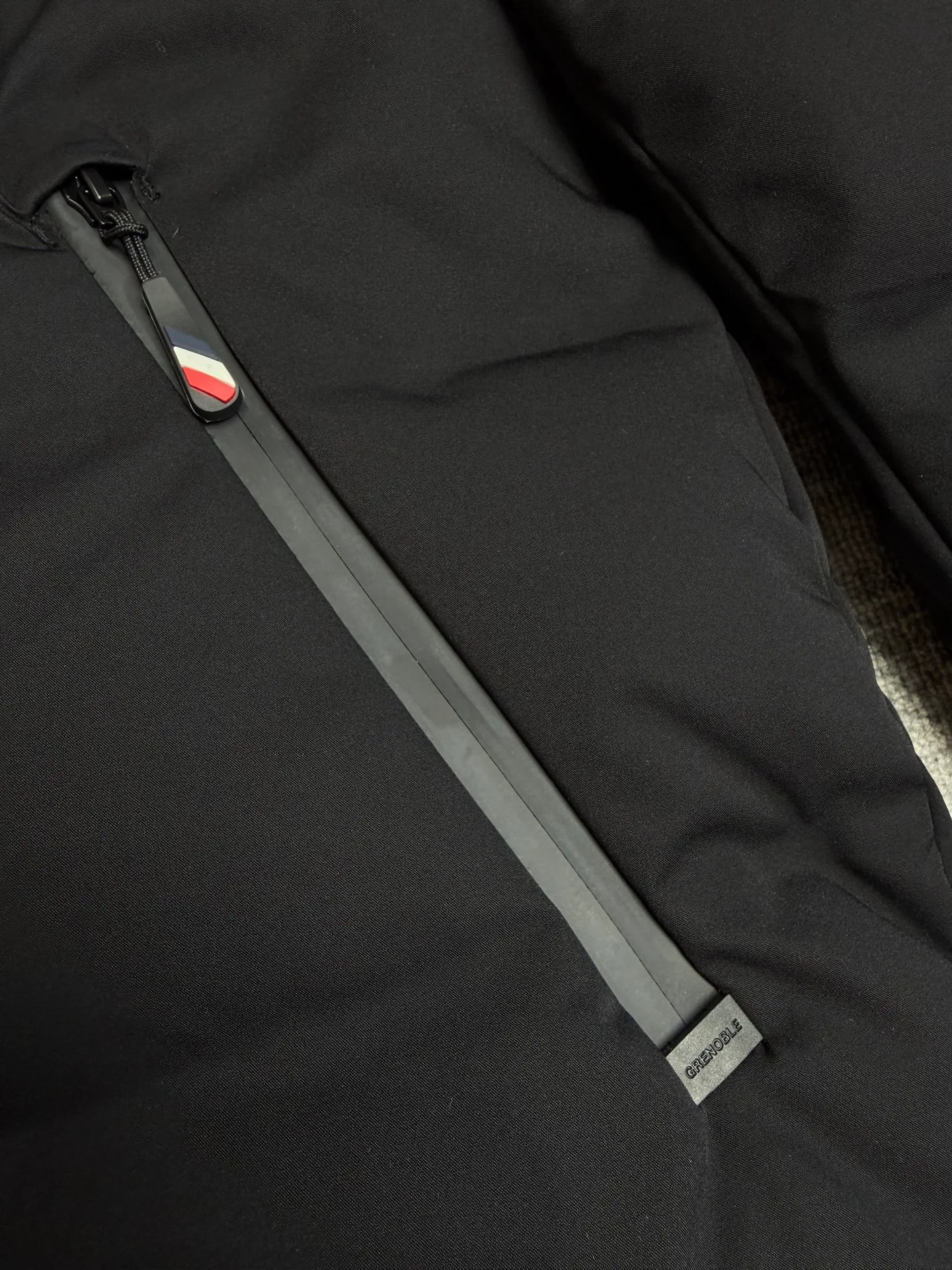 Women's Jackets And Down Jackets MONCLER 17915380