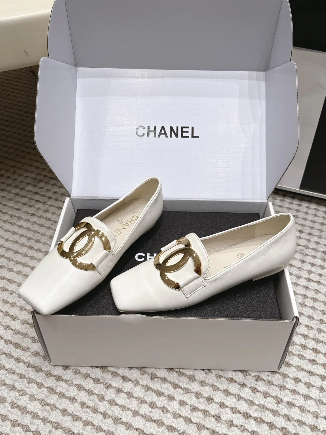 Women's Loafers And Moccasins CHANEL 17421361