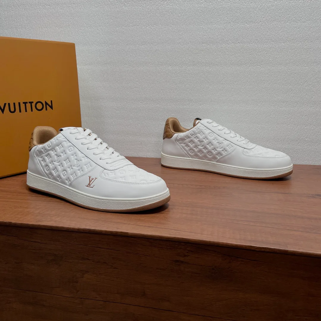 Men's Sneakers LOUIS VUITTON 17858858