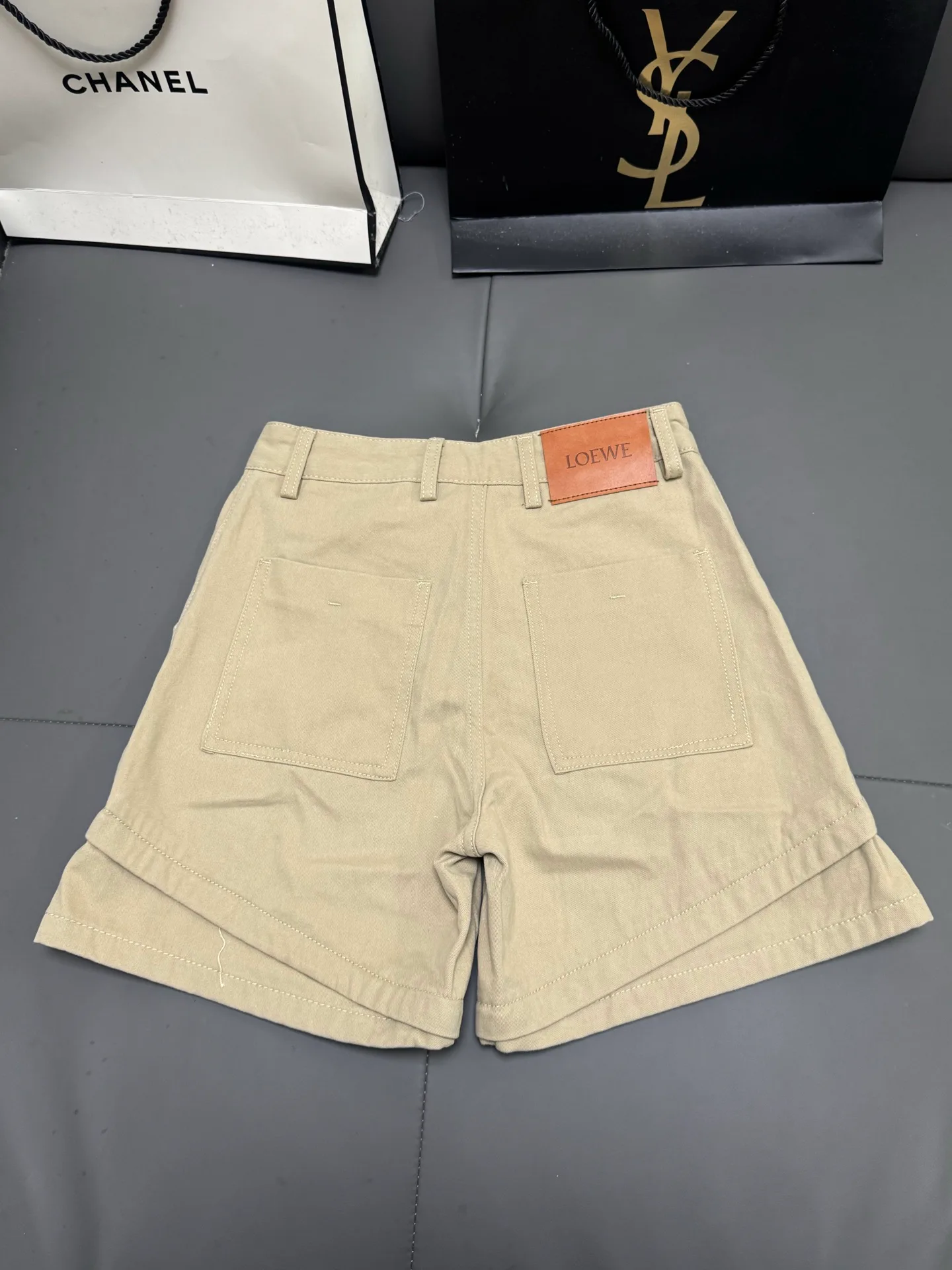 Women's Shorts LOEWE 18174525