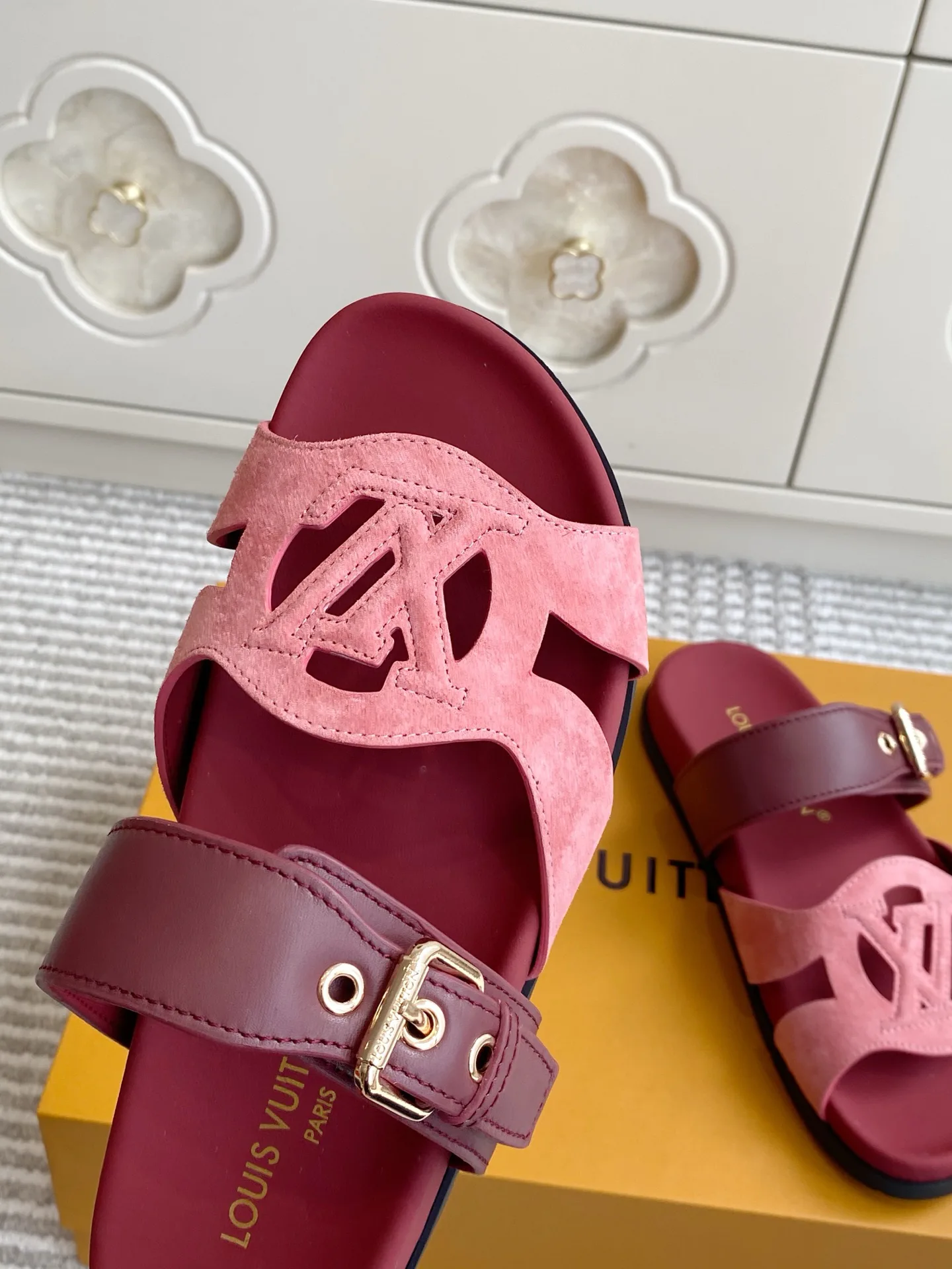 Women's Flip-Flops LOUIS VUITTON 17572155